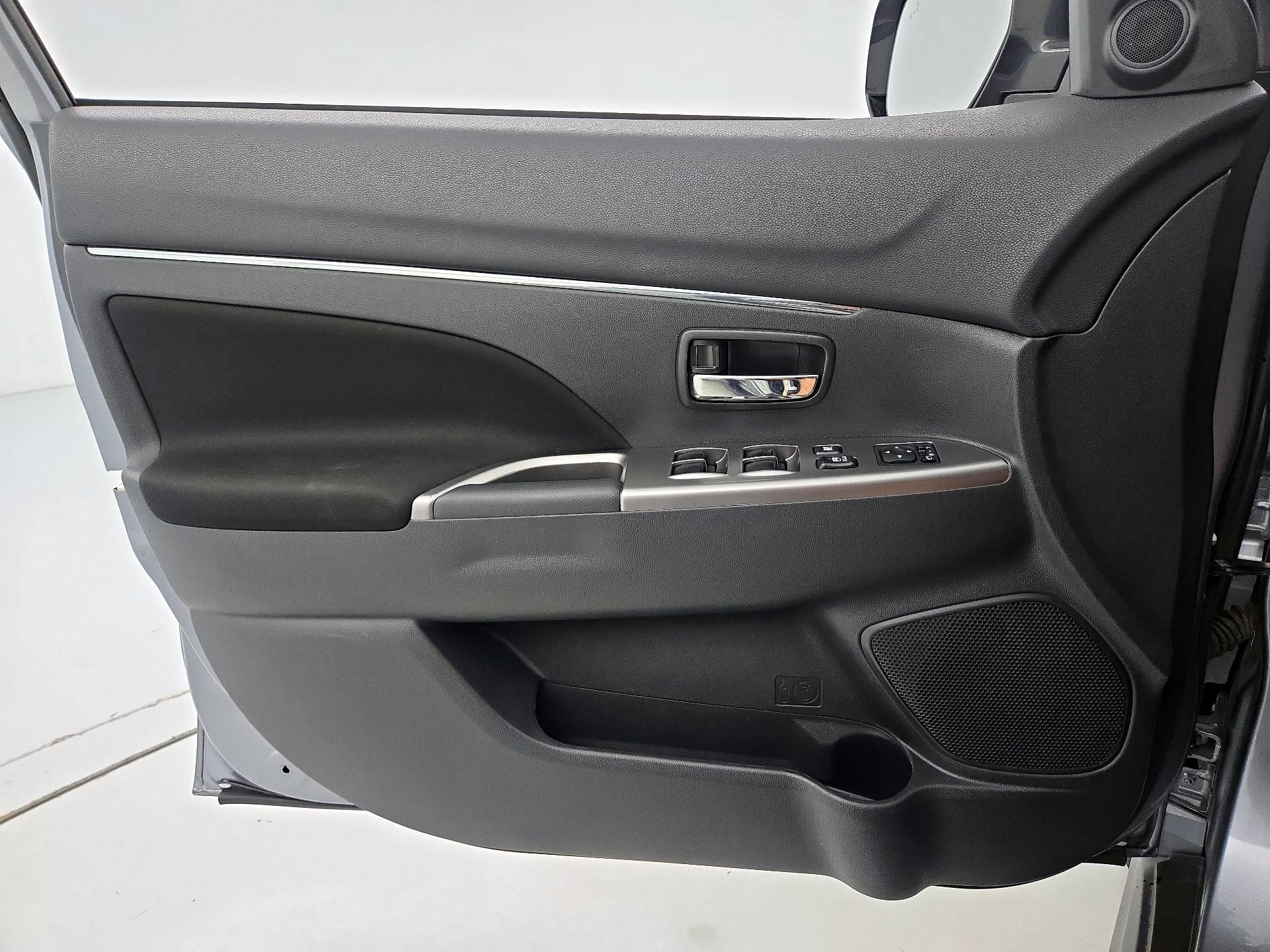 Thumbnail: 2021 Mitsubishi Outlander Sport - 12
