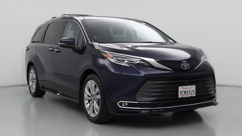 2022 Toyota Sienna Platinum Hero Image