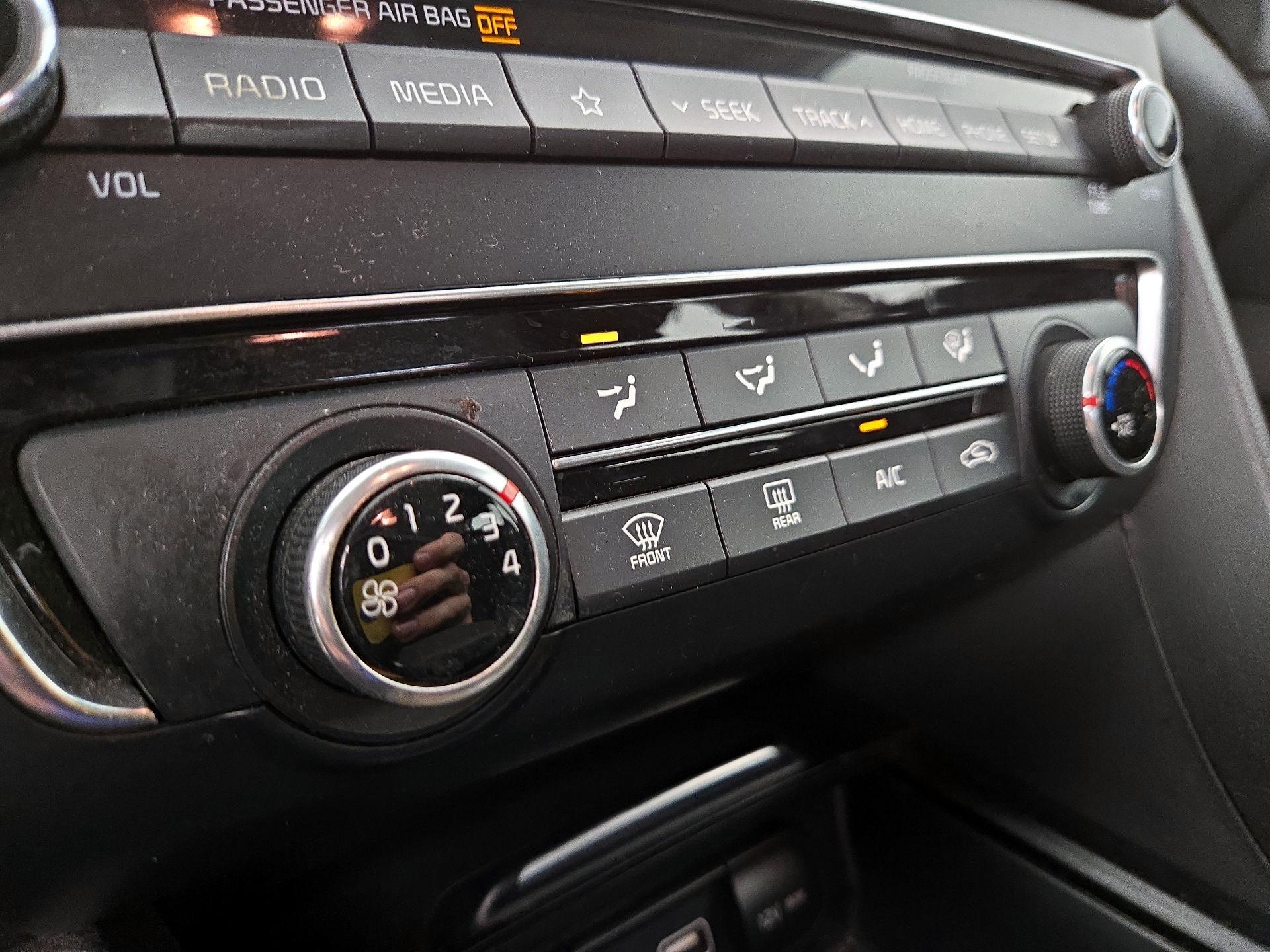 Thumbnail: 2019 Kia Optima - 16
