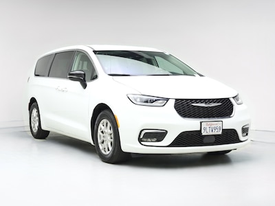White 2024 Chrysler Pacifica Touring L