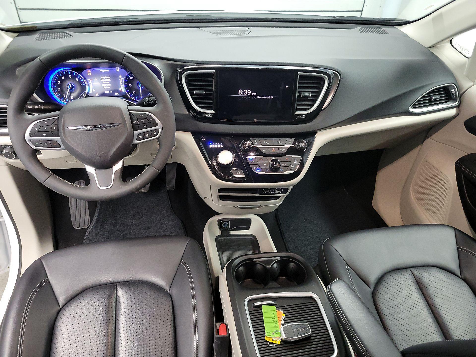 Thumbnail: 2024 Chrysler Pacifica - 9