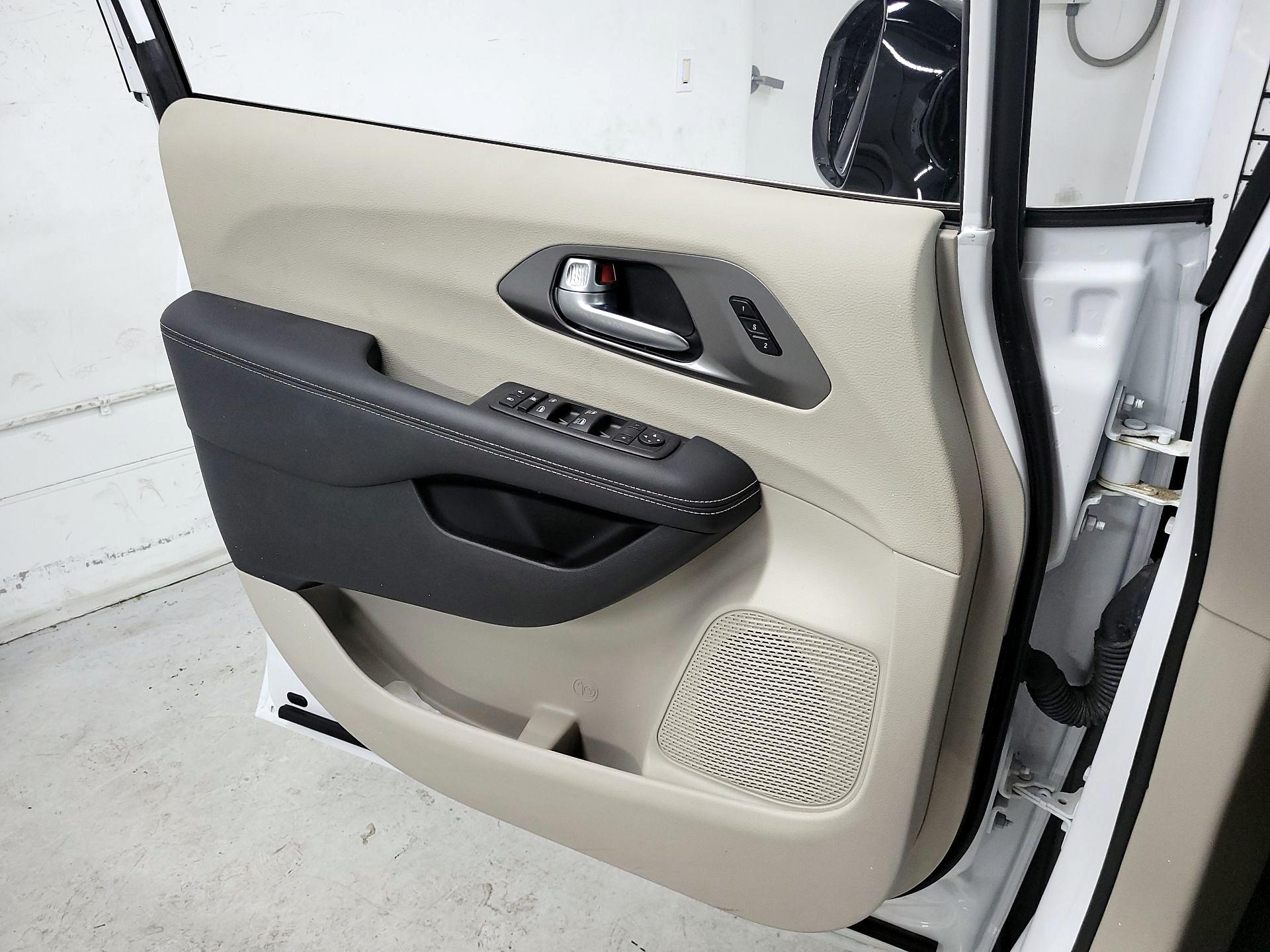 Thumbnail: 2024 Chrysler Pacifica - 12