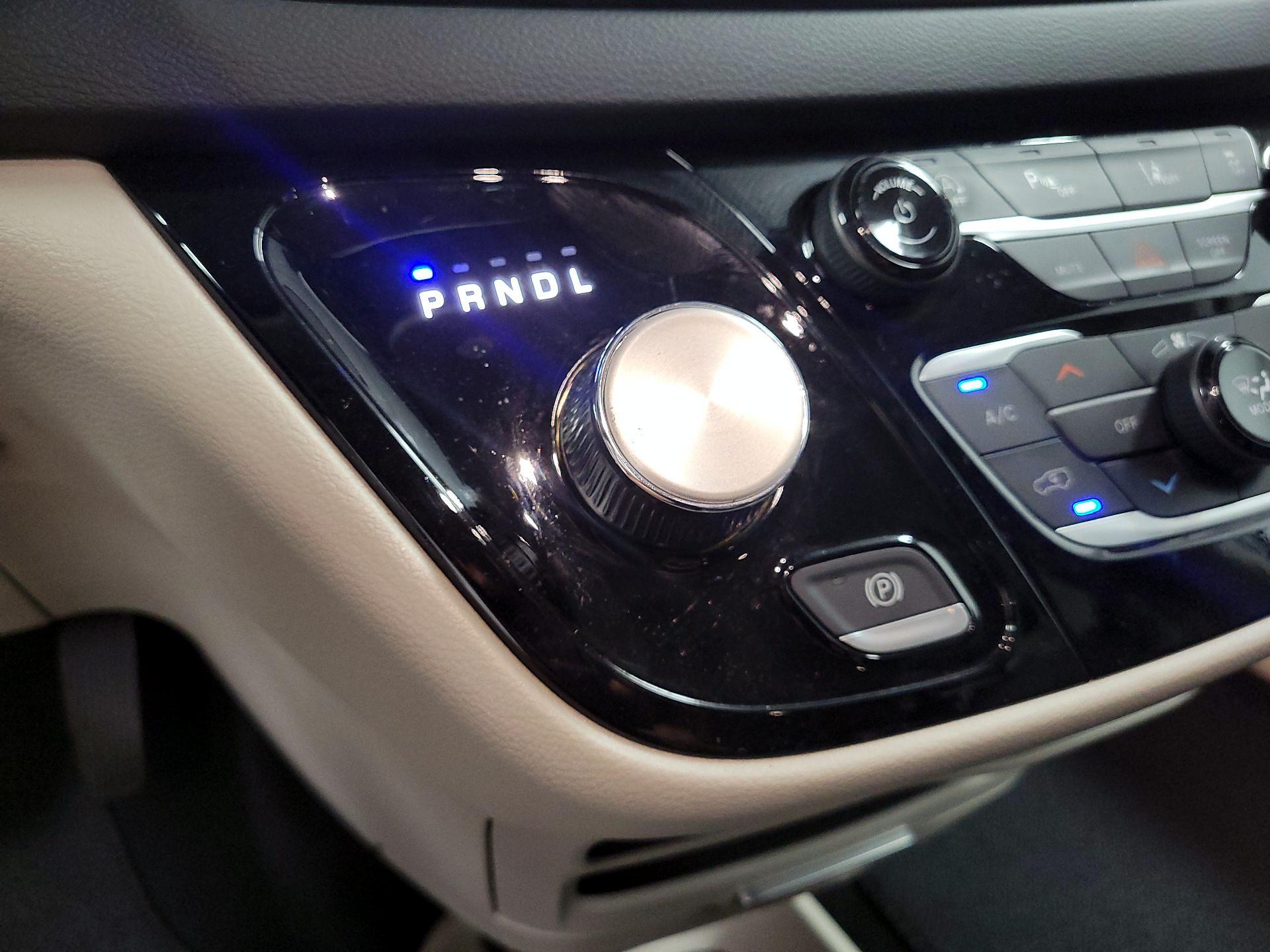 Thumbnail: 2024 Chrysler Pacifica - 17