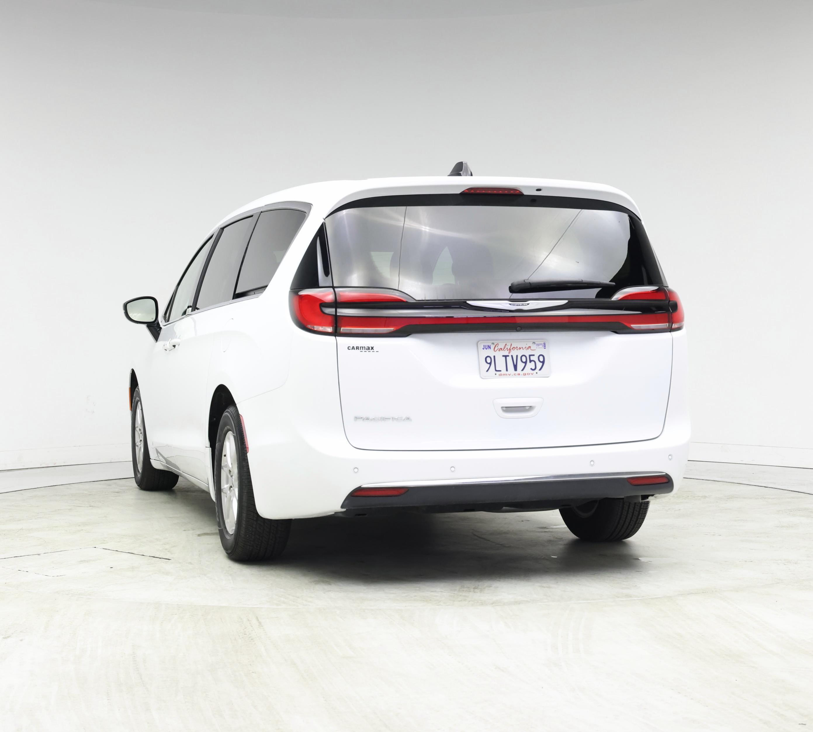 Thumbnail: 2024 Chrysler Pacifica - 2