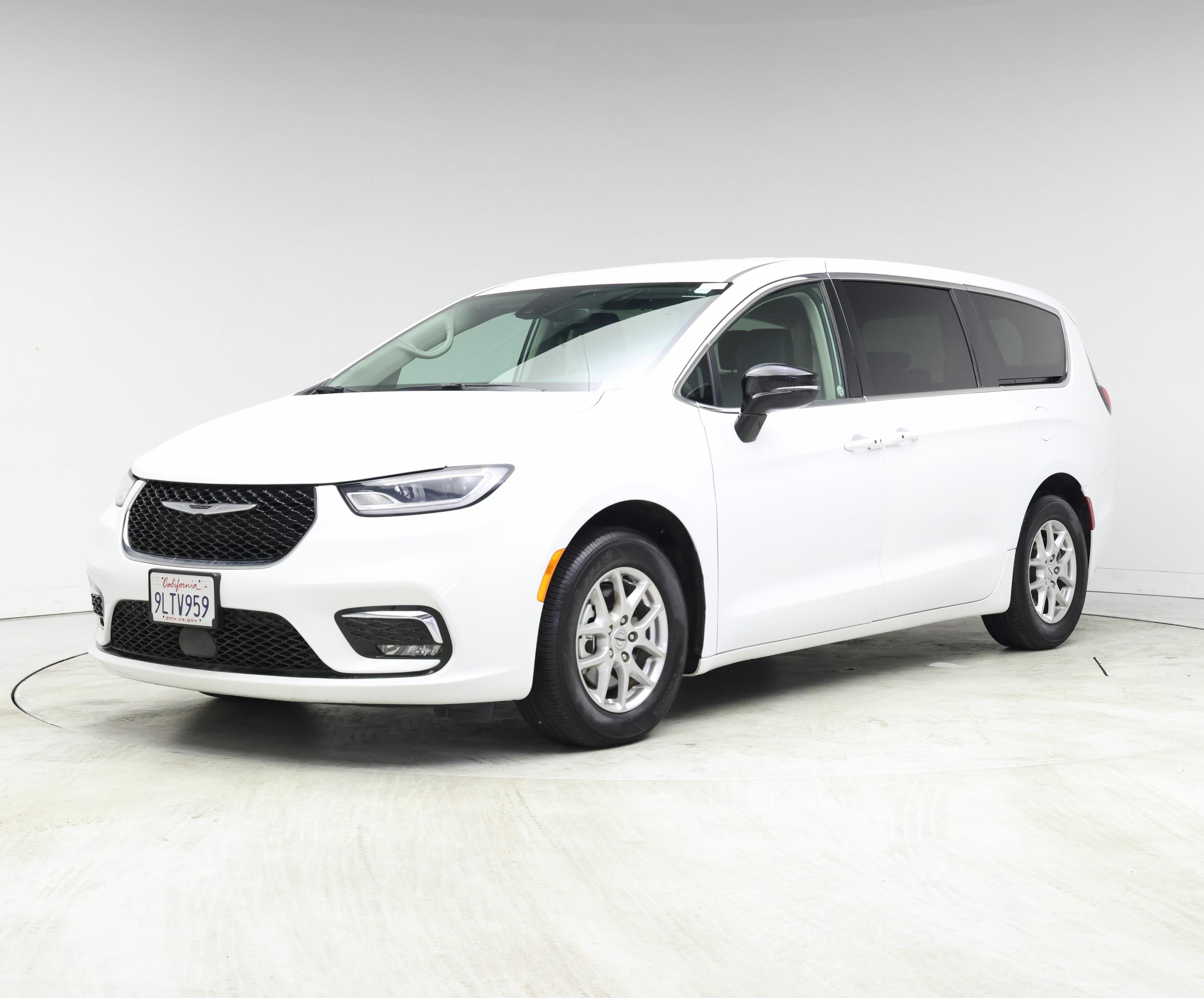Thumbnail: 2024 Chrysler Pacifica - 4