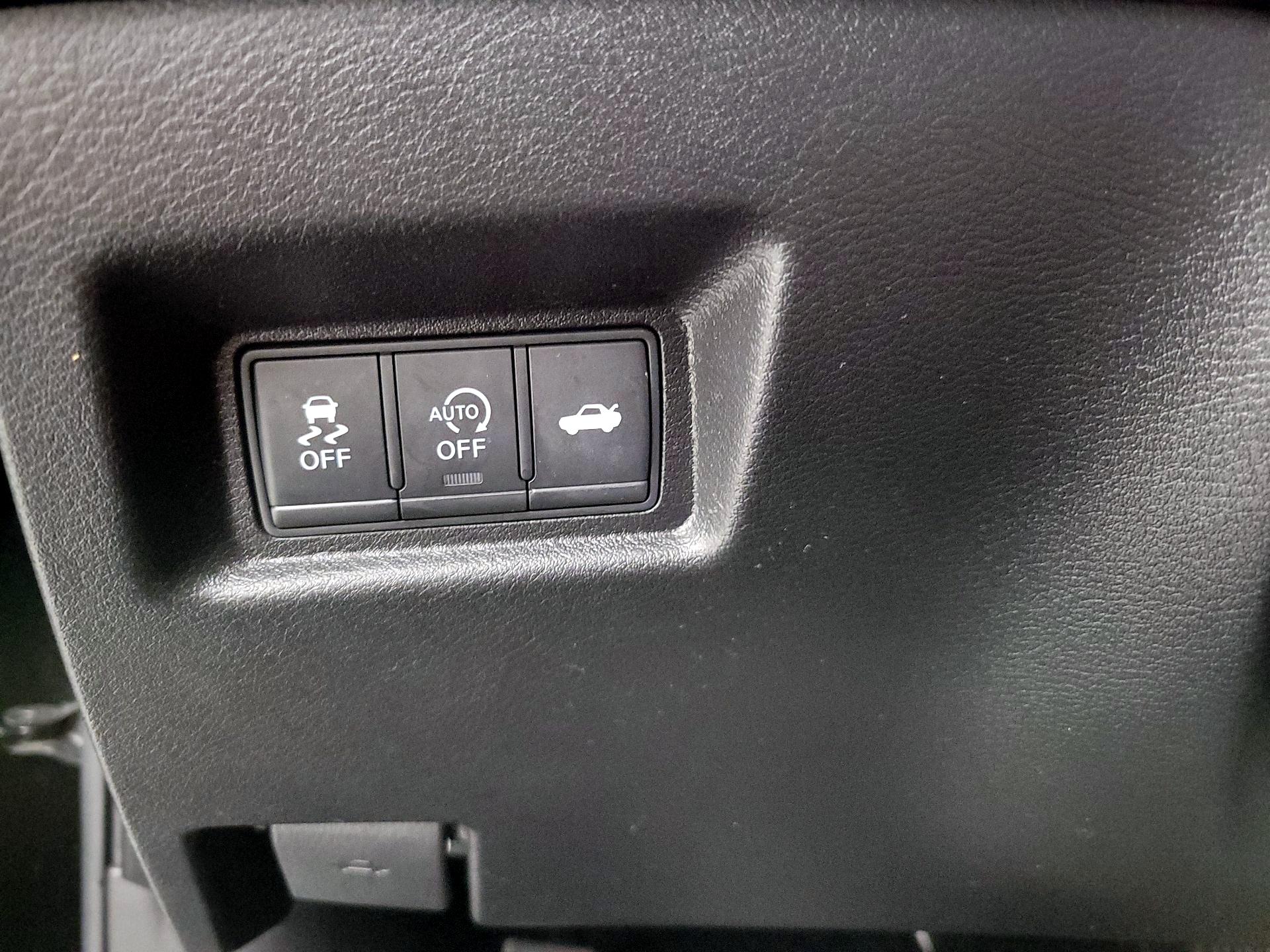 Thumbnail: 2017 INFINITI Q50 - 13