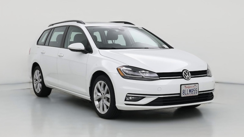 2019 Volkswagen Golf SE Hero Image