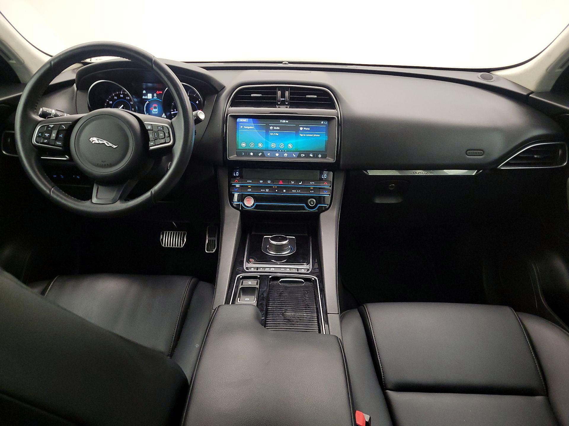 Thumbnail: 2019 Jaguar F-Pace - 9