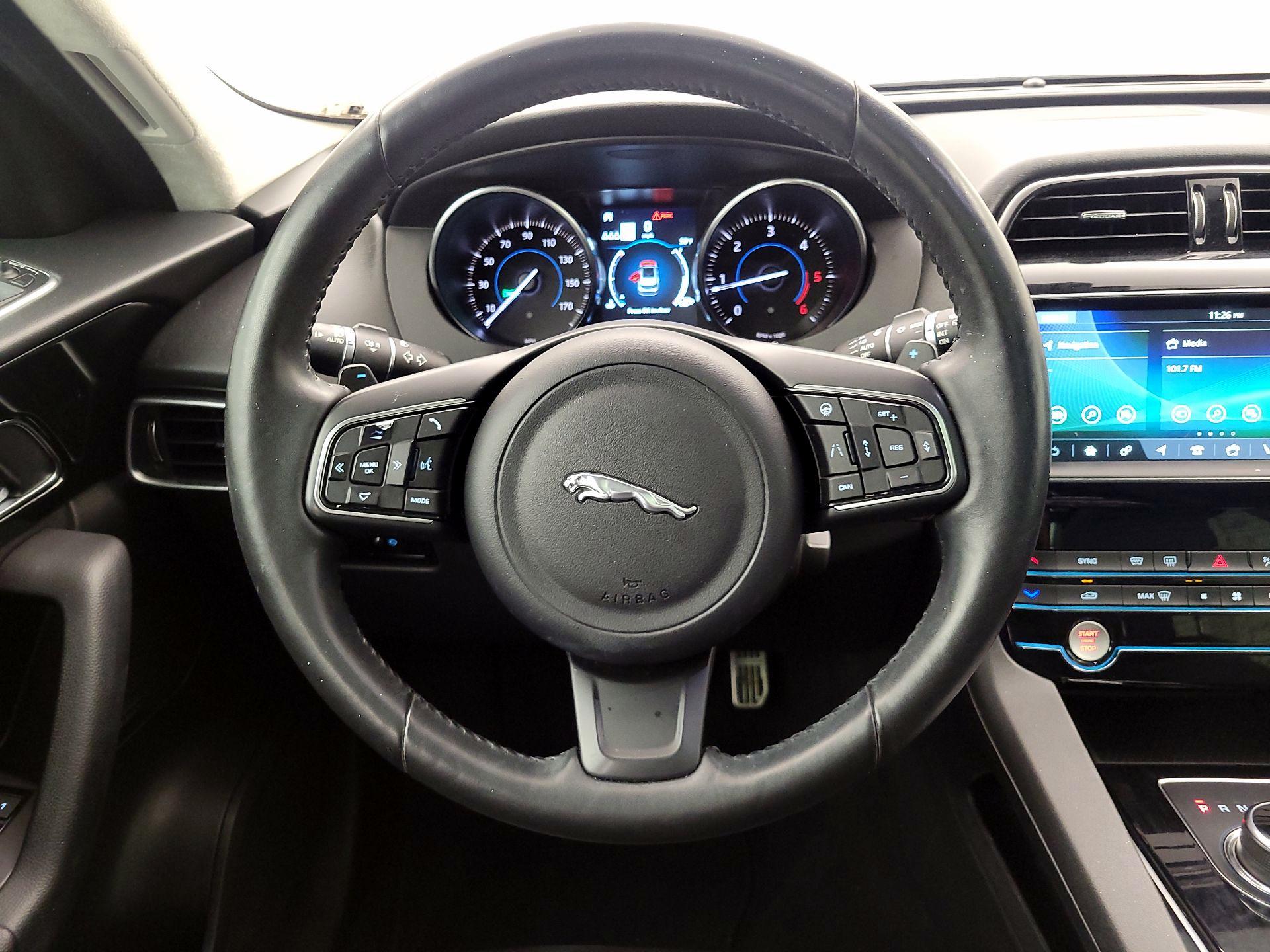 Thumbnail: 2019 Jaguar F-Pace - 10