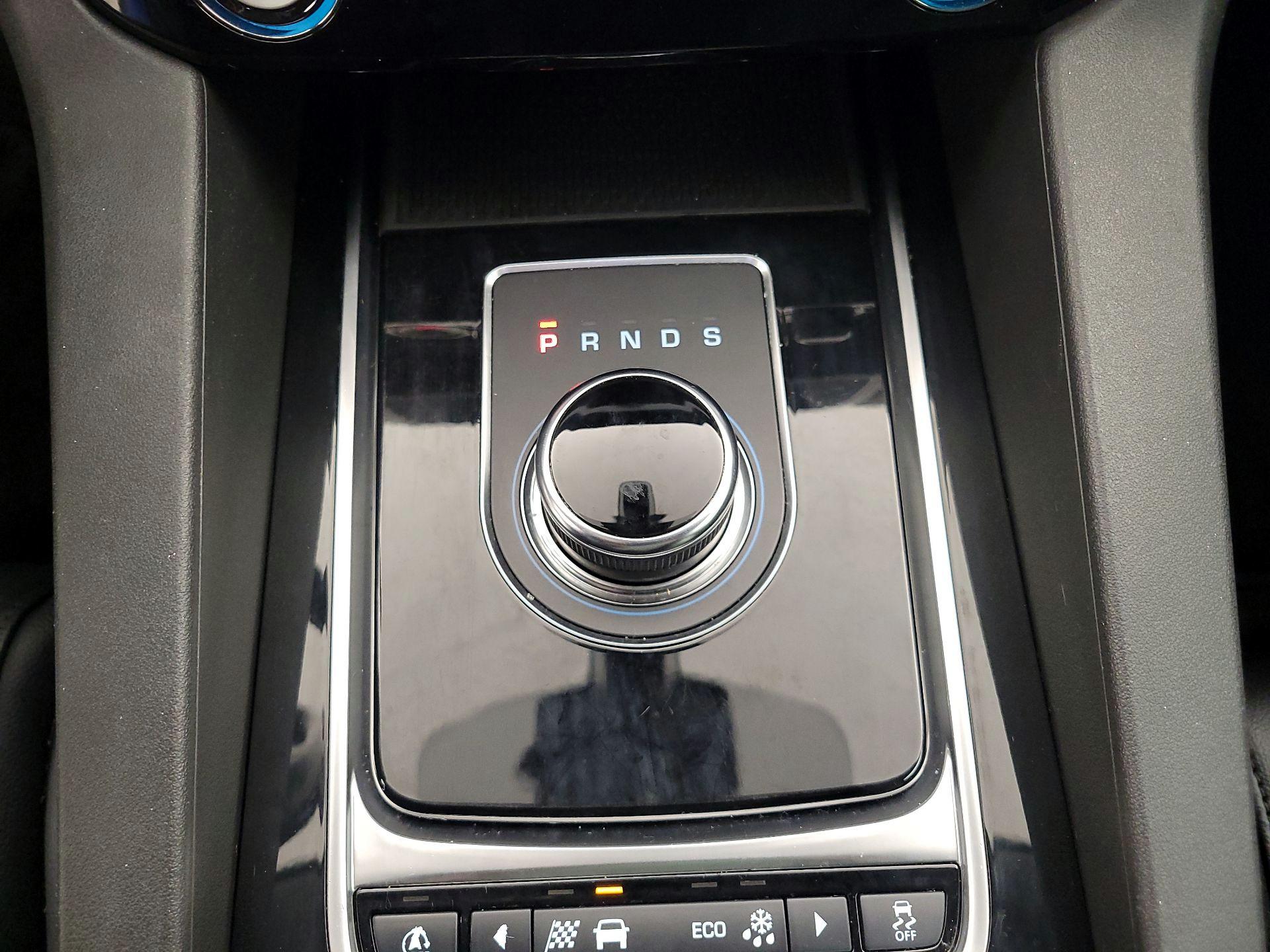Thumbnail: 2019 Jaguar F-Pace - 17