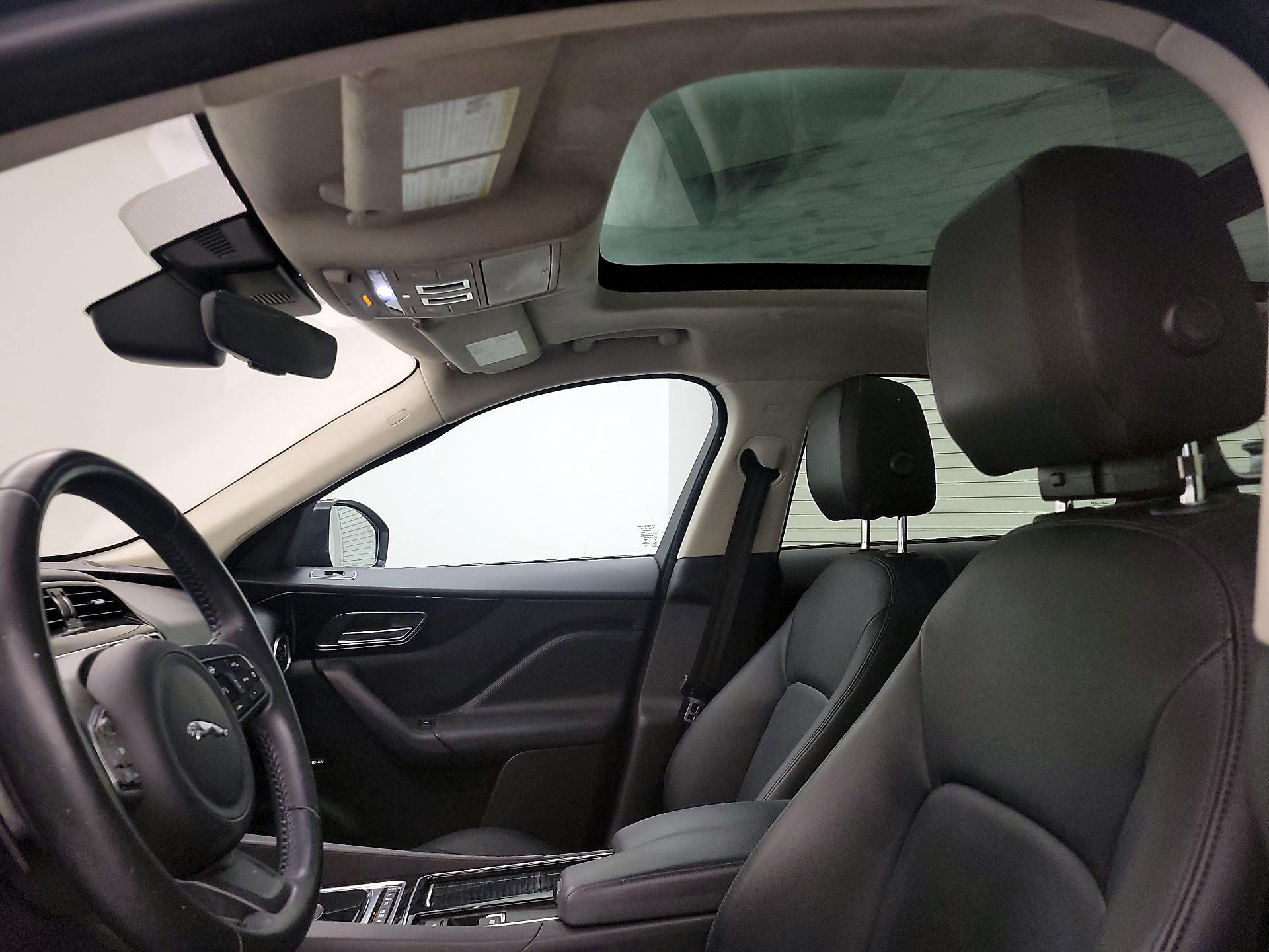 Thumbnail: 2019 Jaguar F-Pace - 19