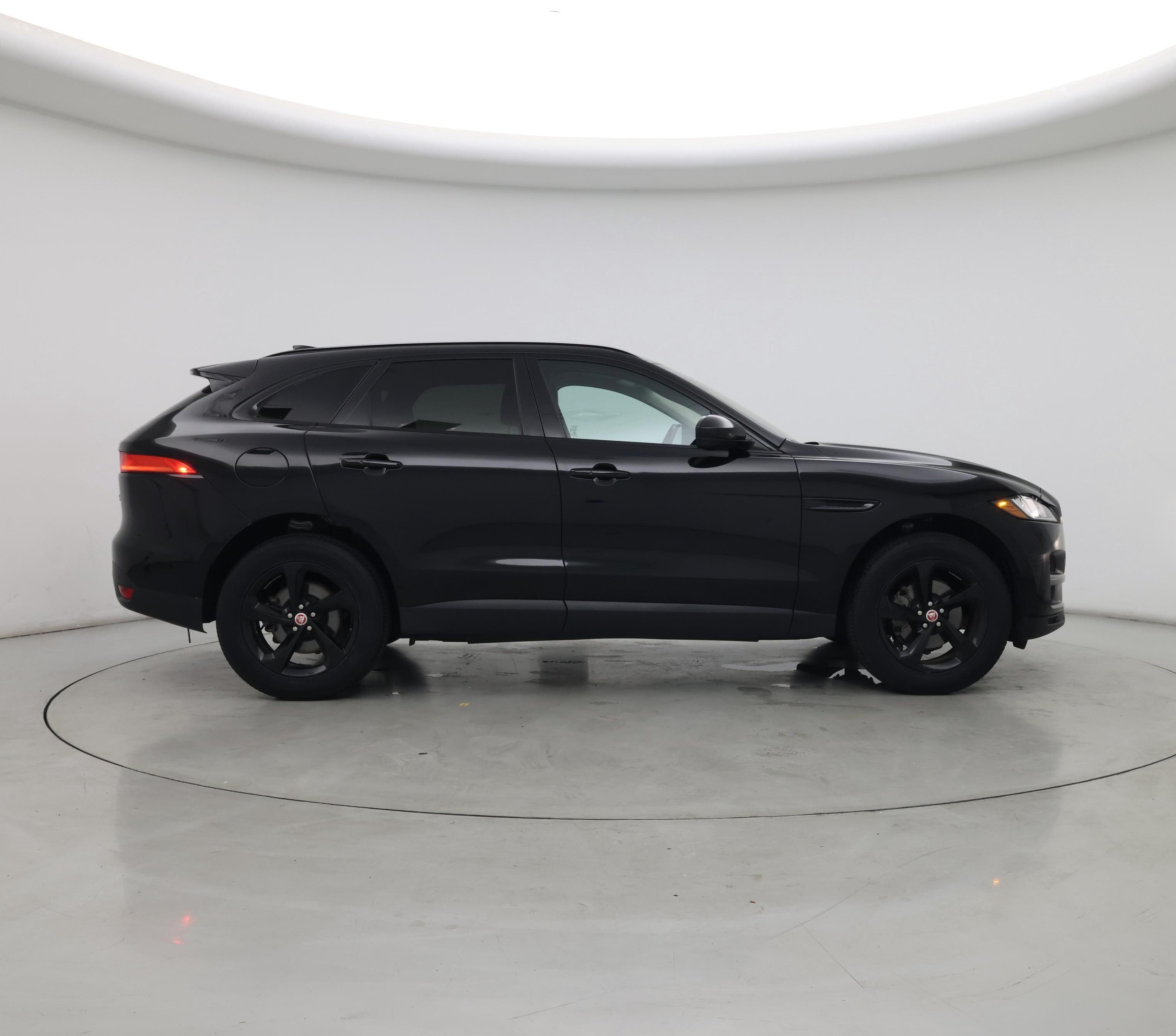 Thumbnail: 2019 Jaguar F-Pace - 7