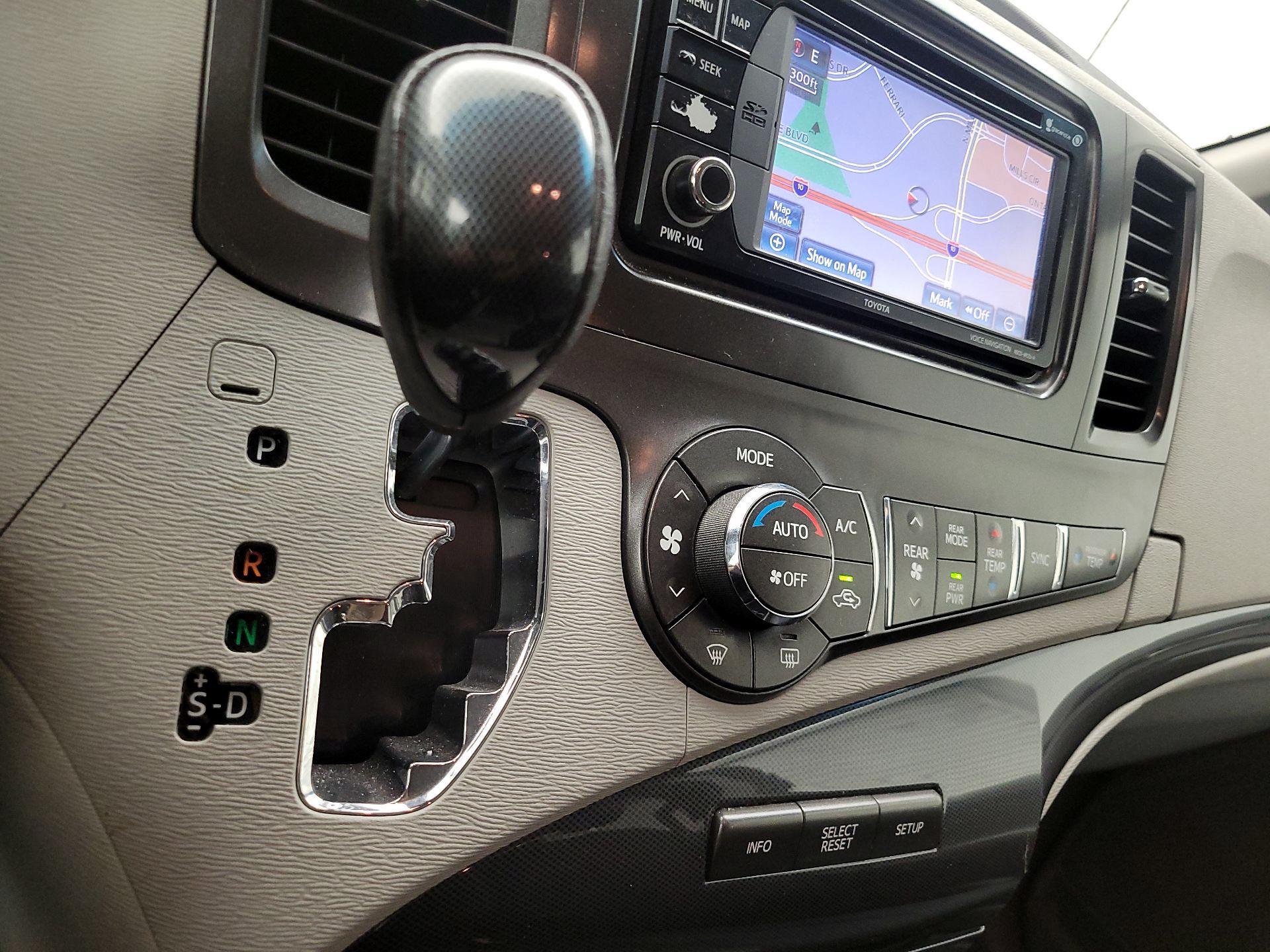 Thumbnail: 2013 Toyota Sienna - 18