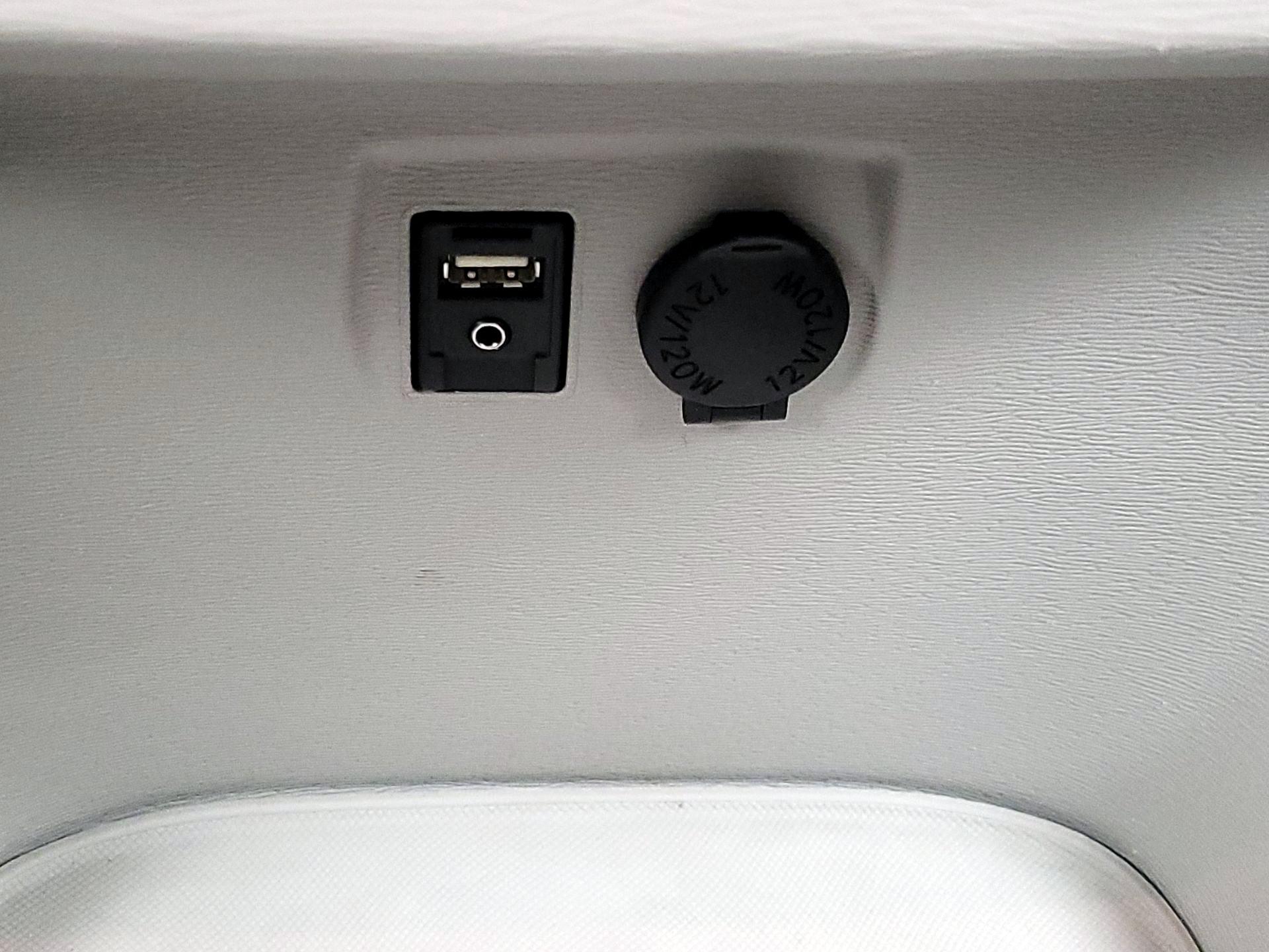 Thumbnail: 2013 Toyota Sienna - 19