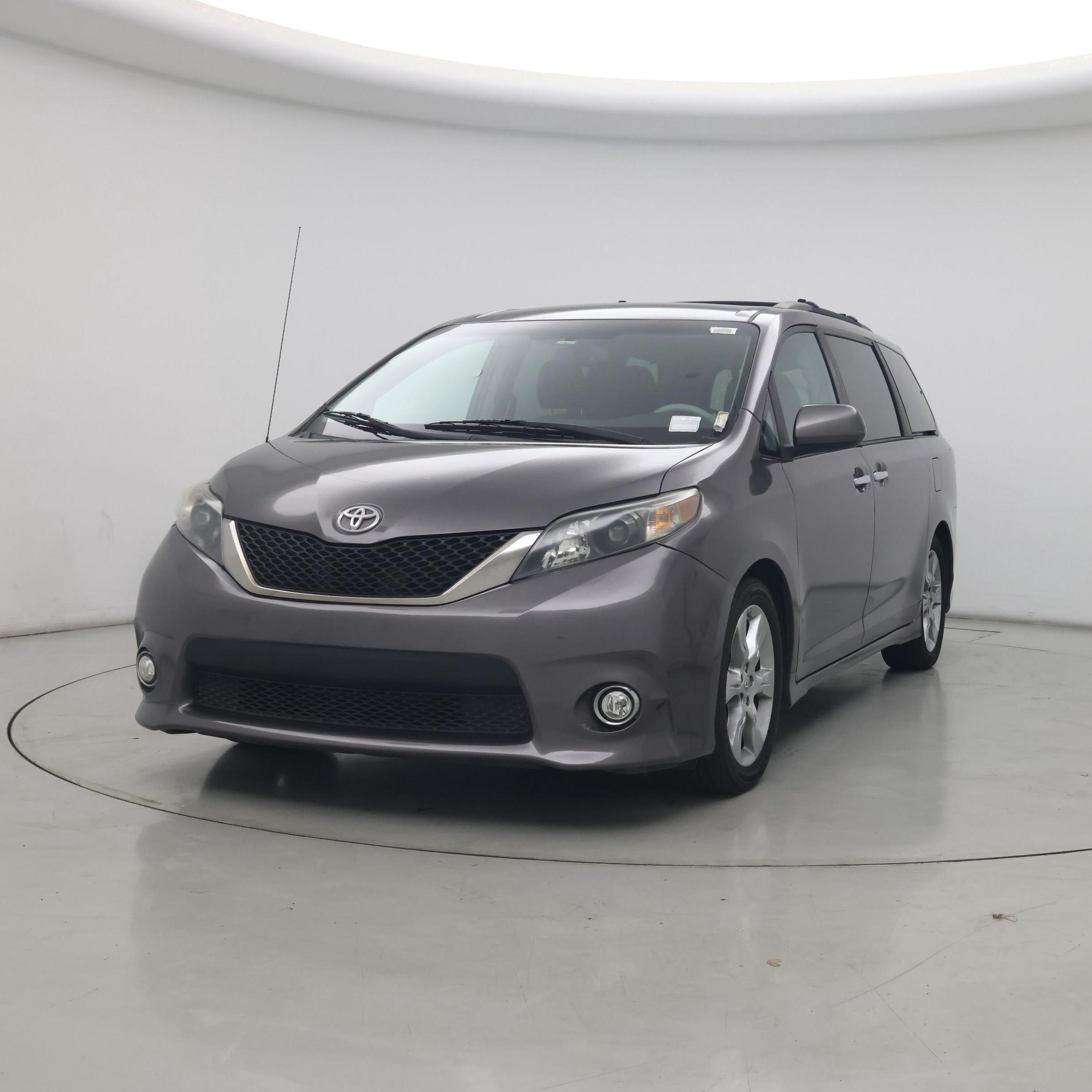 Thumbnail: 2013 Toyota Sienna - 4