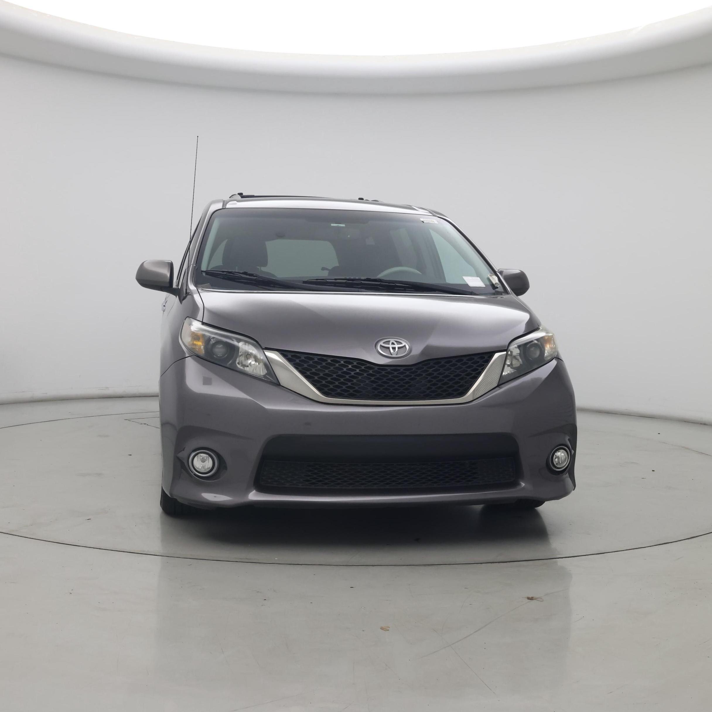 Thumbnail: 2013 Toyota Sienna - 5