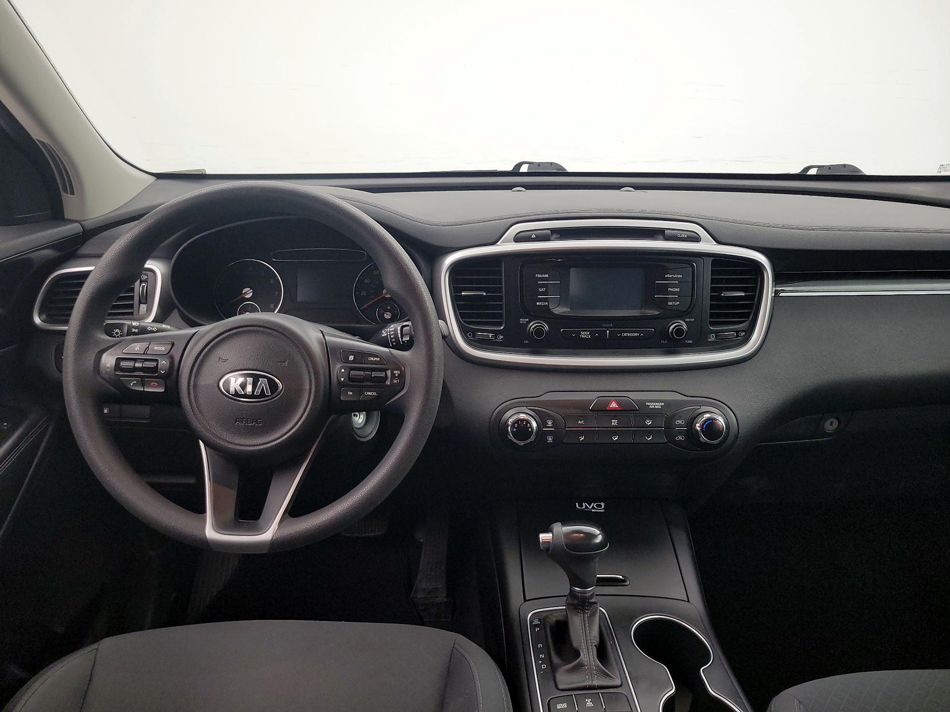 Thumbnail: 2016 Kia Sorento - 9