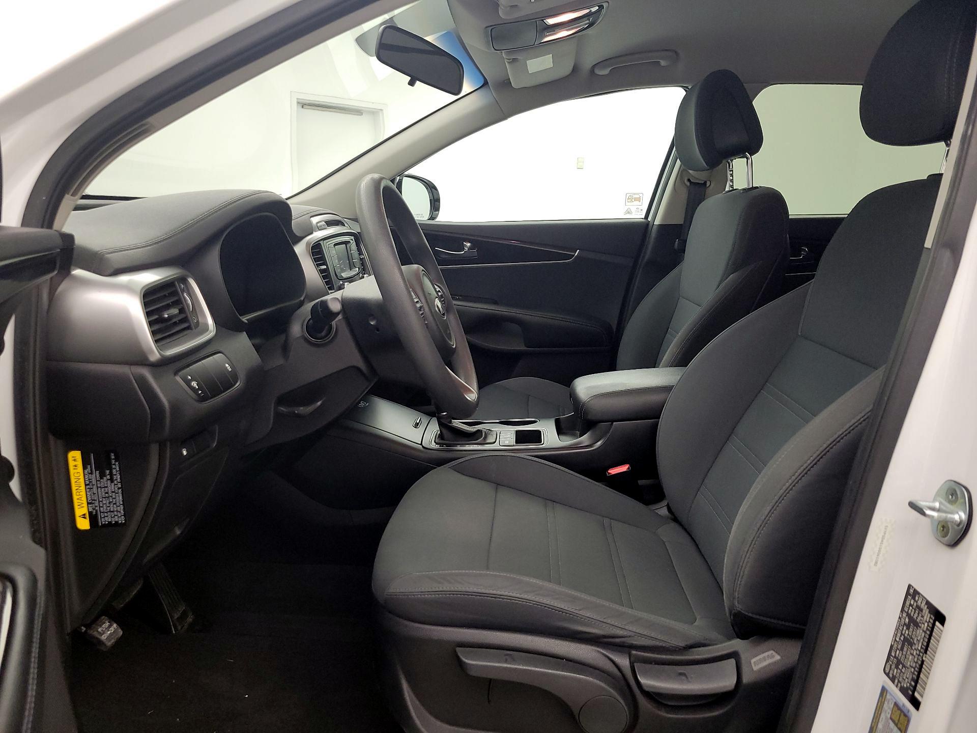Thumbnail: 2016 Kia Sorento - 11