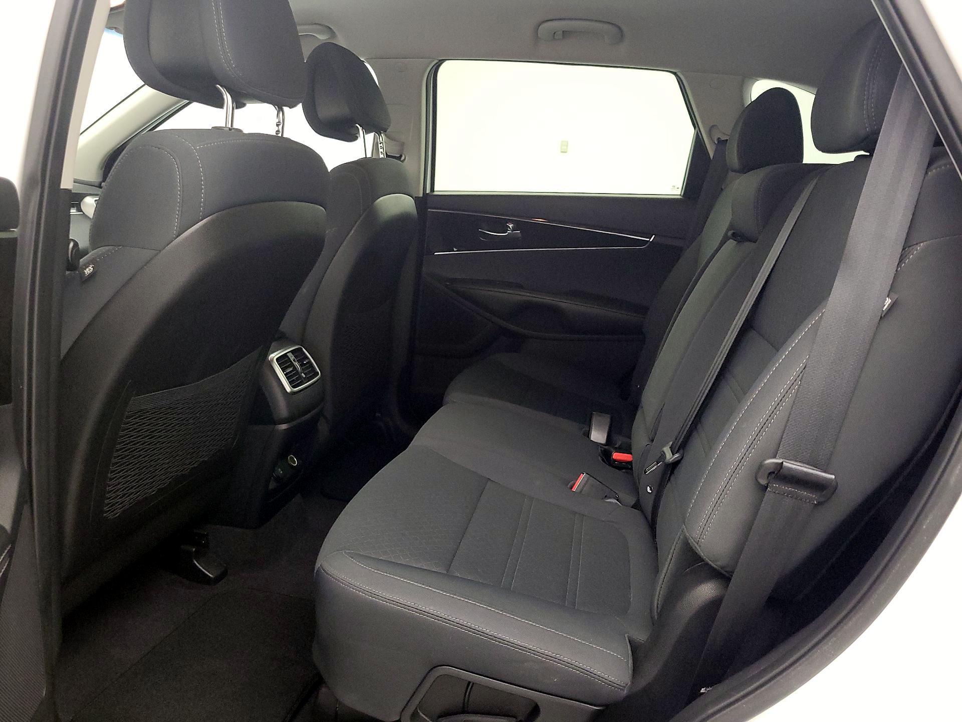 Thumbnail: 2016 Kia Sorento - 19
