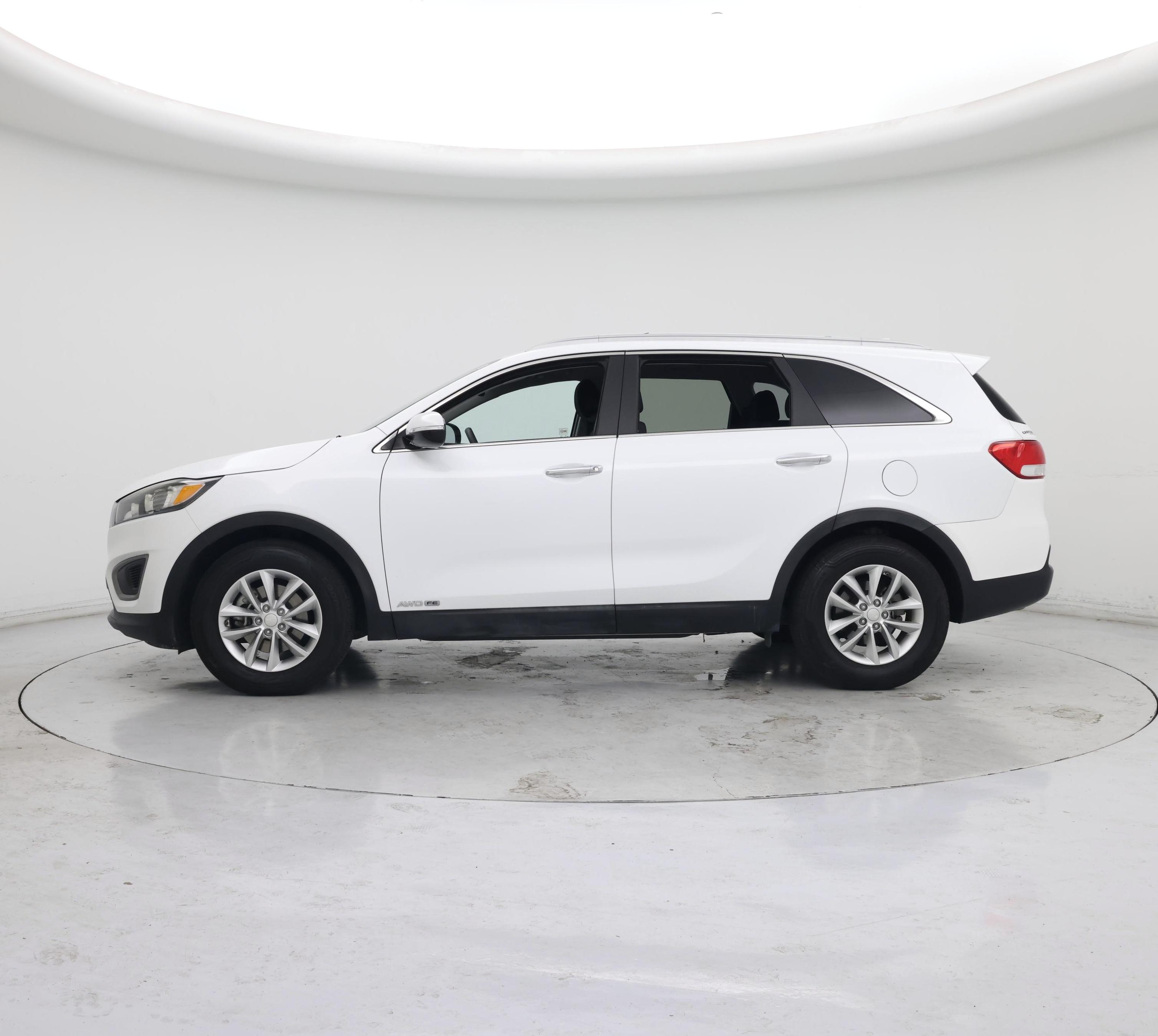 Thumbnail: 2016 Kia Sorento - 3
