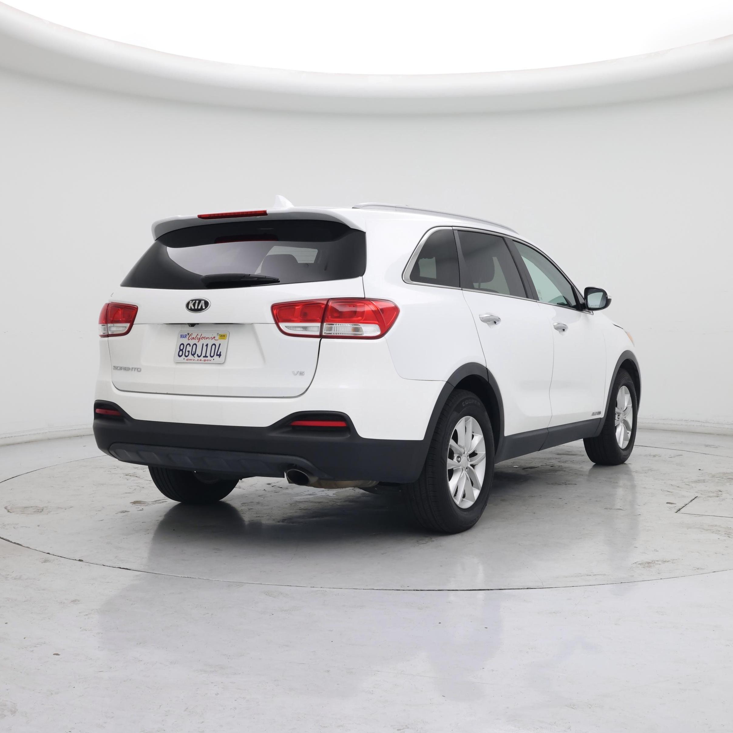 Thumbnail: 2016 Kia Sorento - 8