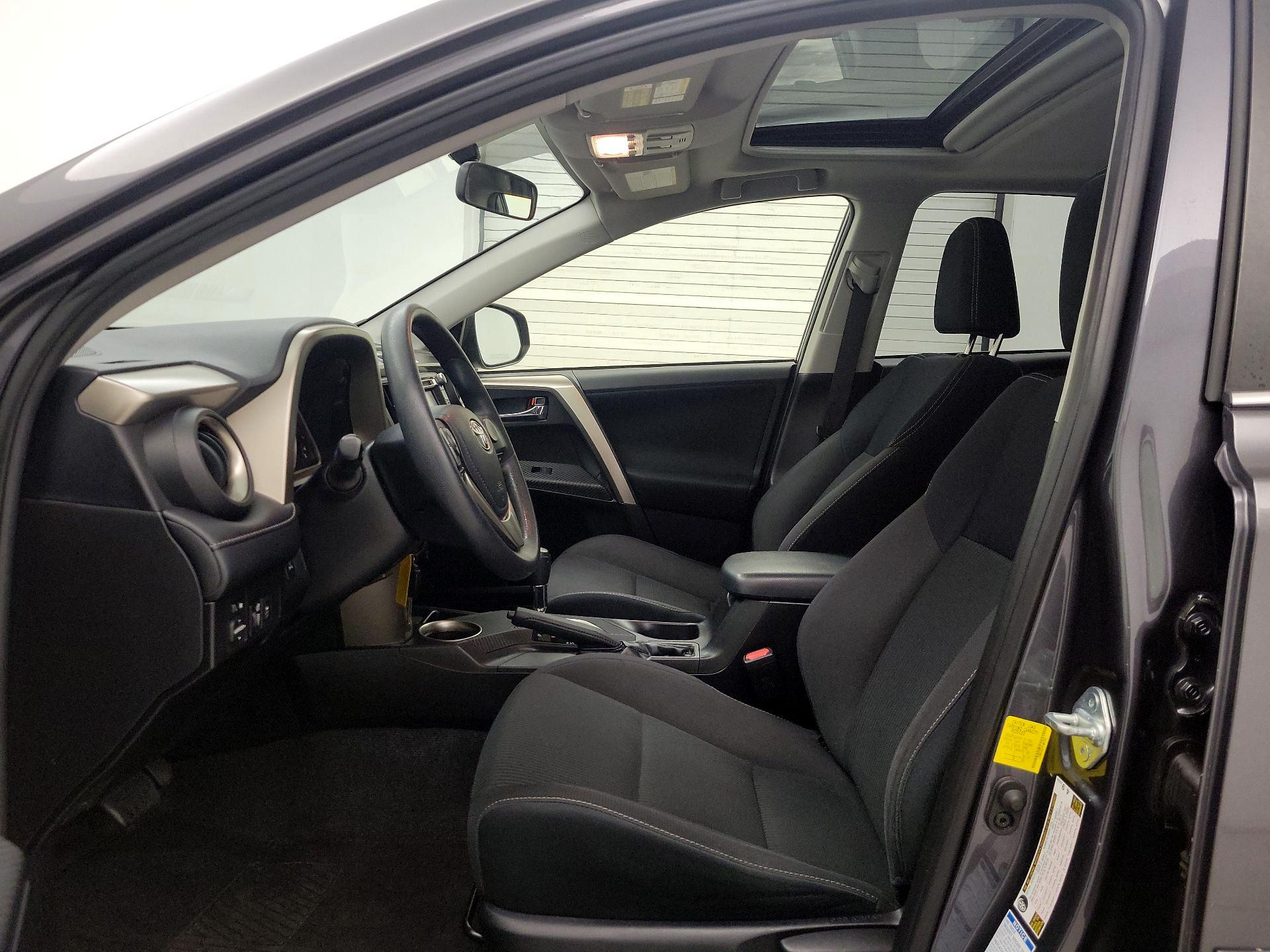 Thumbnail: 2015 Toyota RAV4 - 11