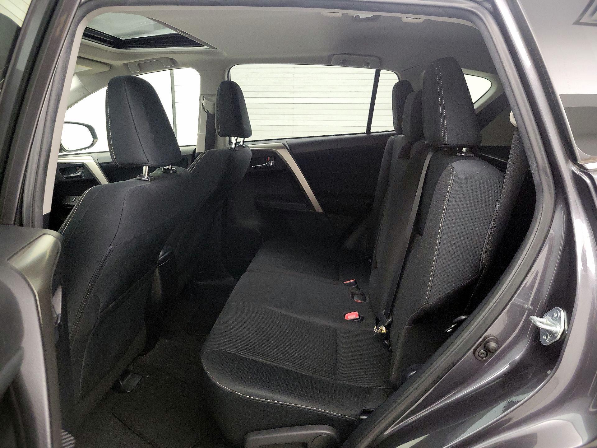 Thumbnail: 2015 Toyota RAV4 - 20