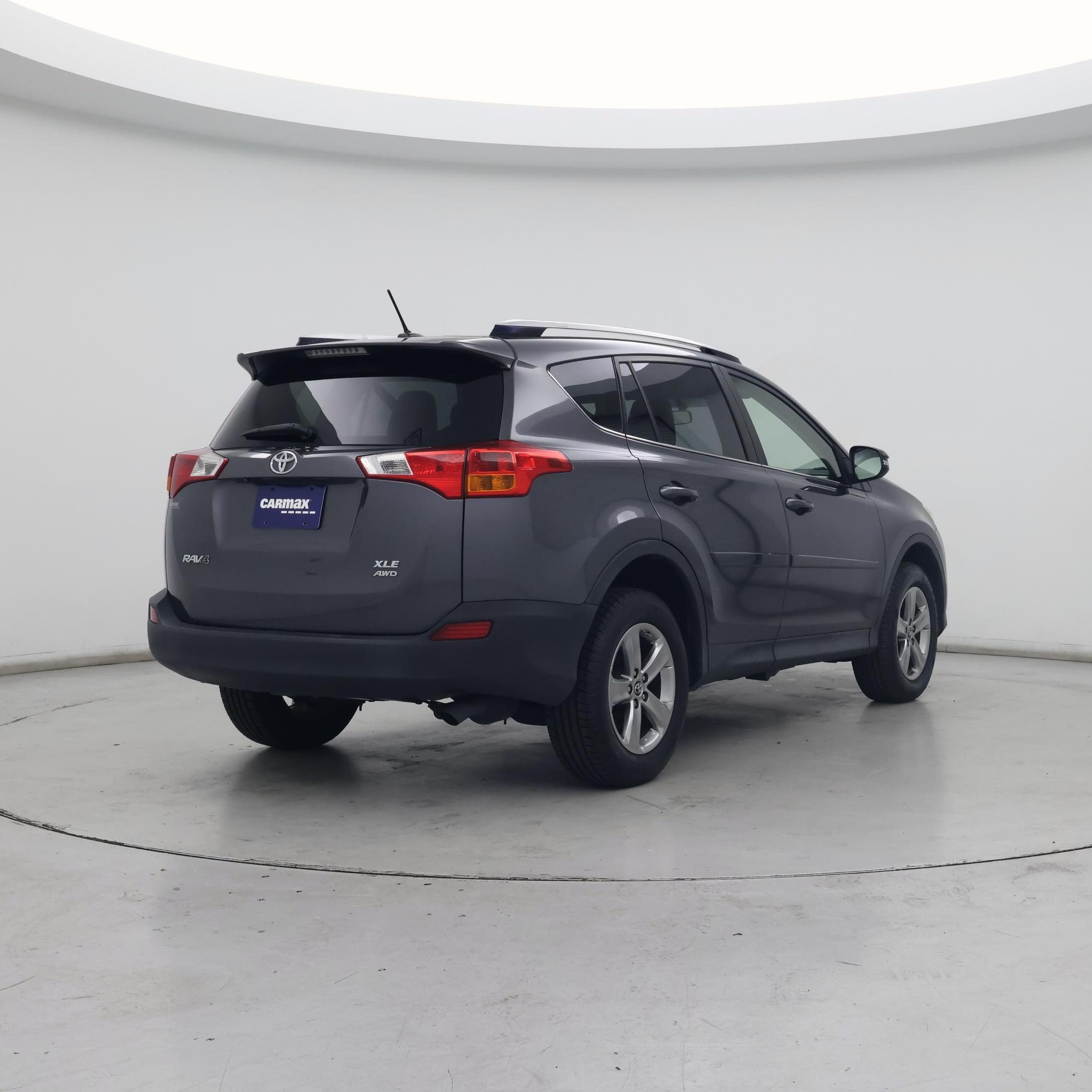 Thumbnail: 2015 Toyota RAV4 - 8