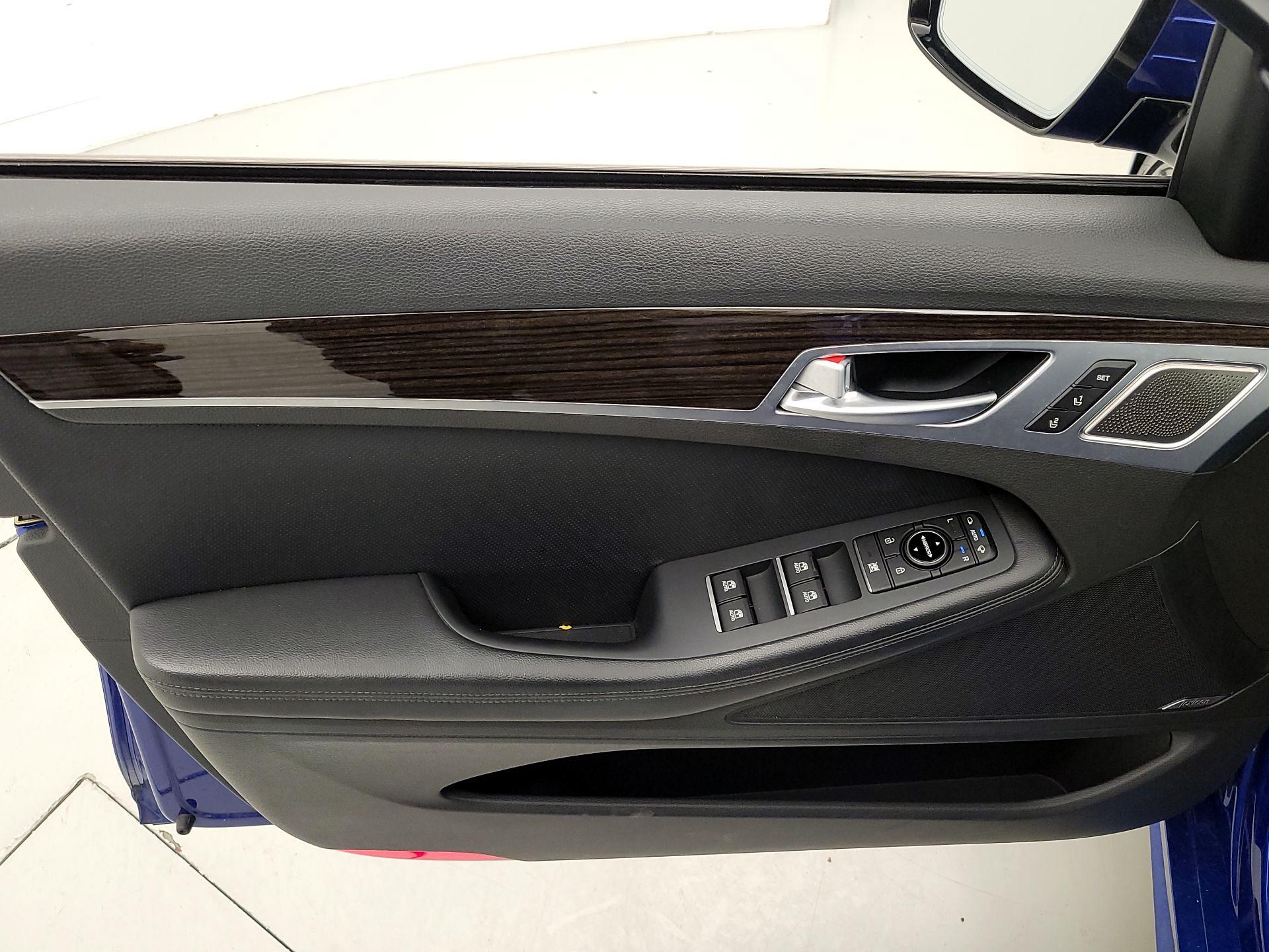 Thumbnail: 2020 Genesis G80 - 12