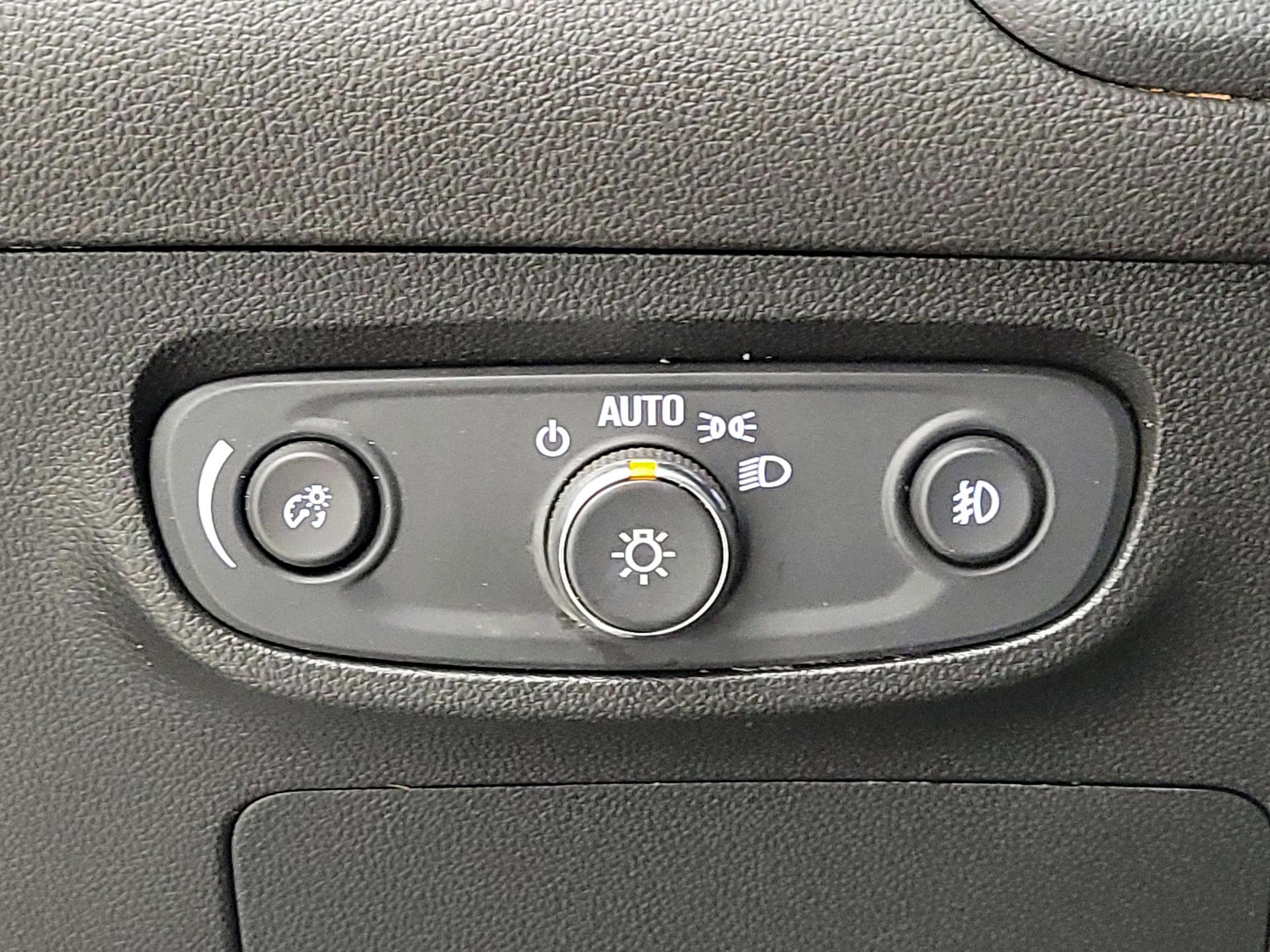 Thumbnail: 2021 Buick Encore GX - 13