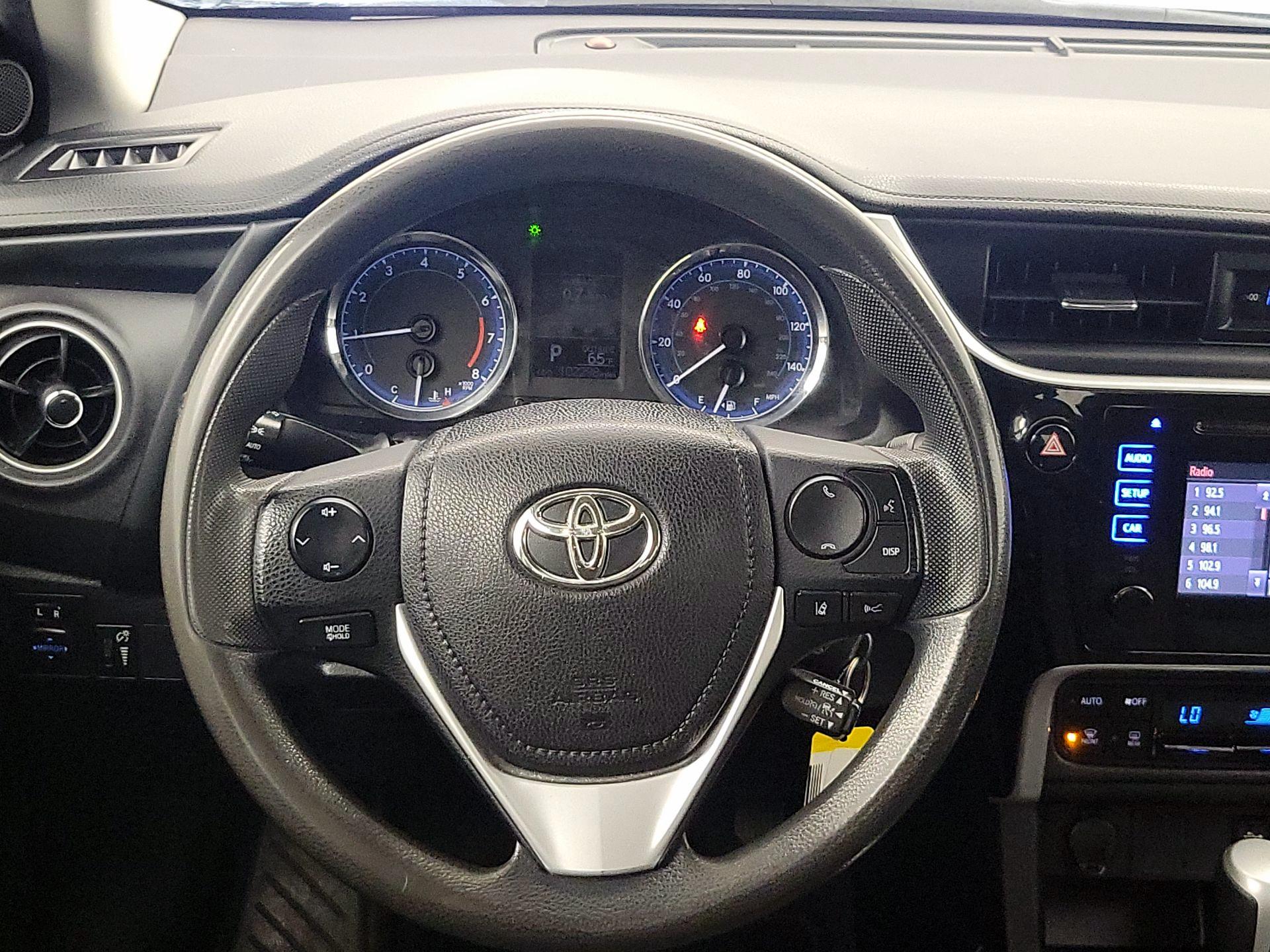 Thumbnail: 2017 Toyota Corolla - 10