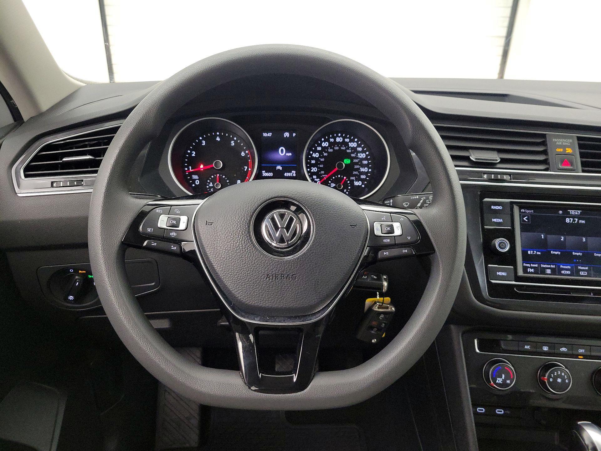 Thumbnail: 2021 Volkswagen Tiguan - 10