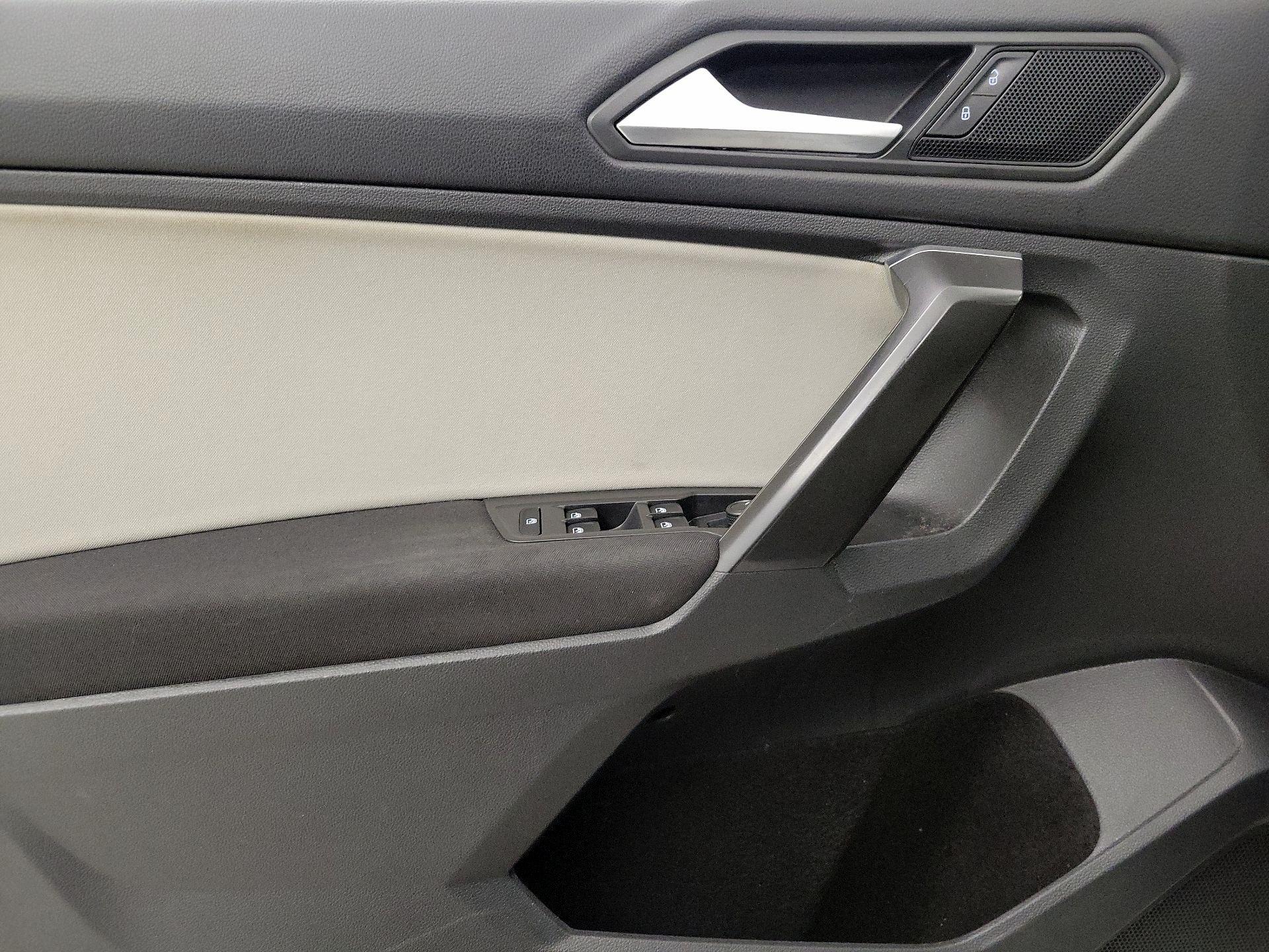 Thumbnail: 2021 Volkswagen Tiguan - 12