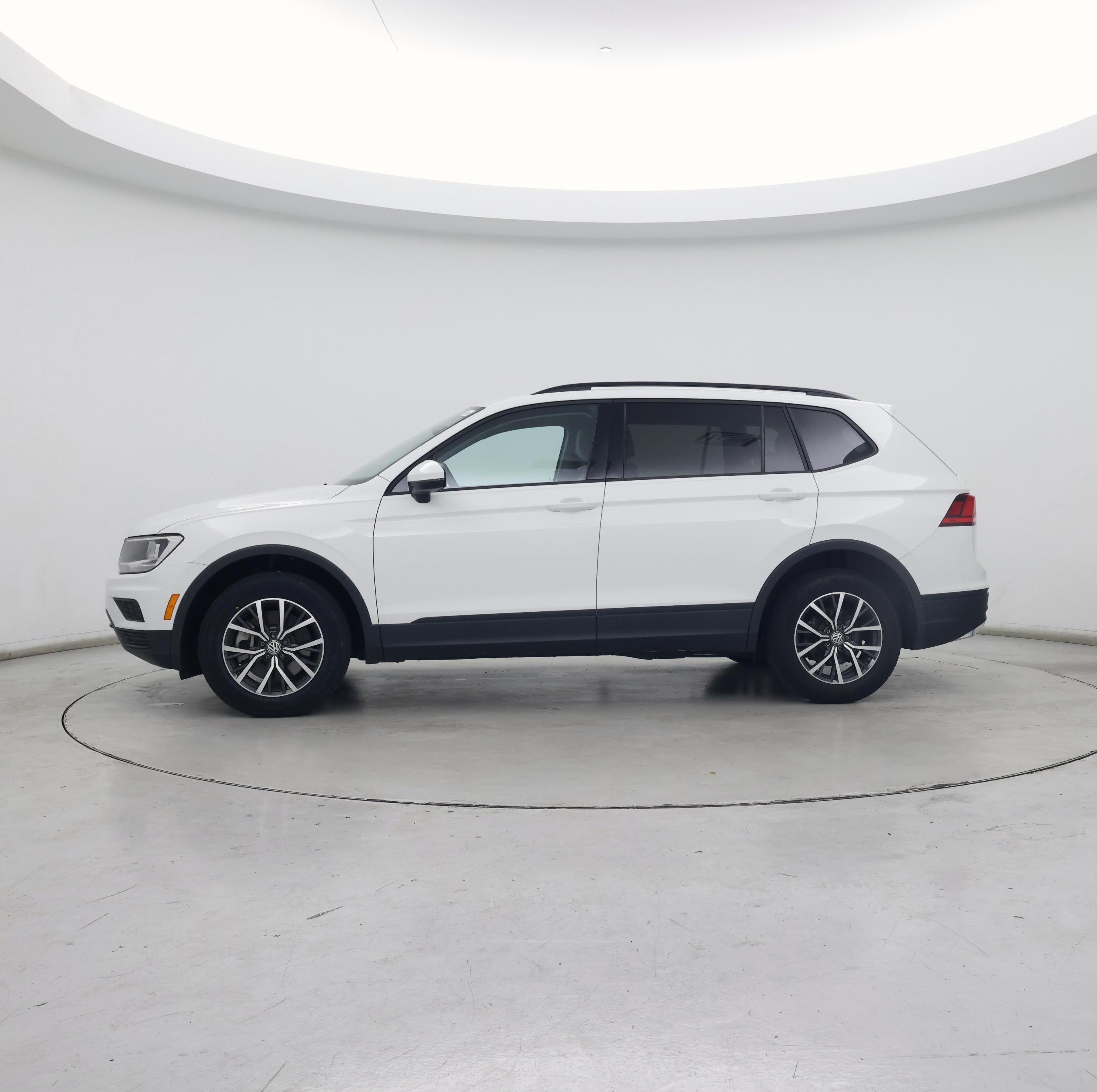 Thumbnail: 2021 Volkswagen Tiguan - 3