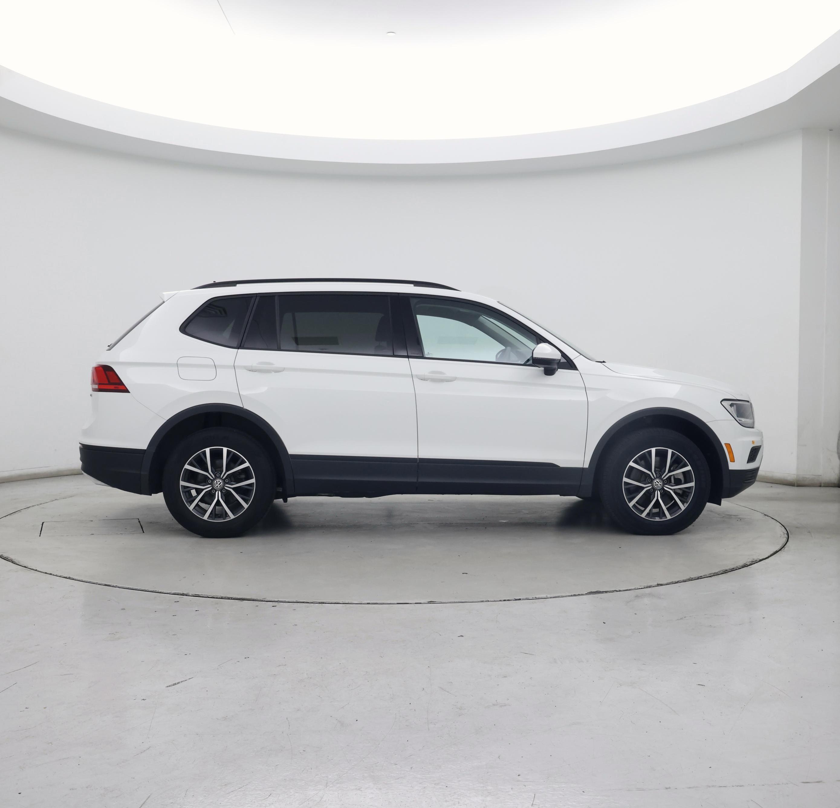 Thumbnail: 2021 Volkswagen Tiguan - 7