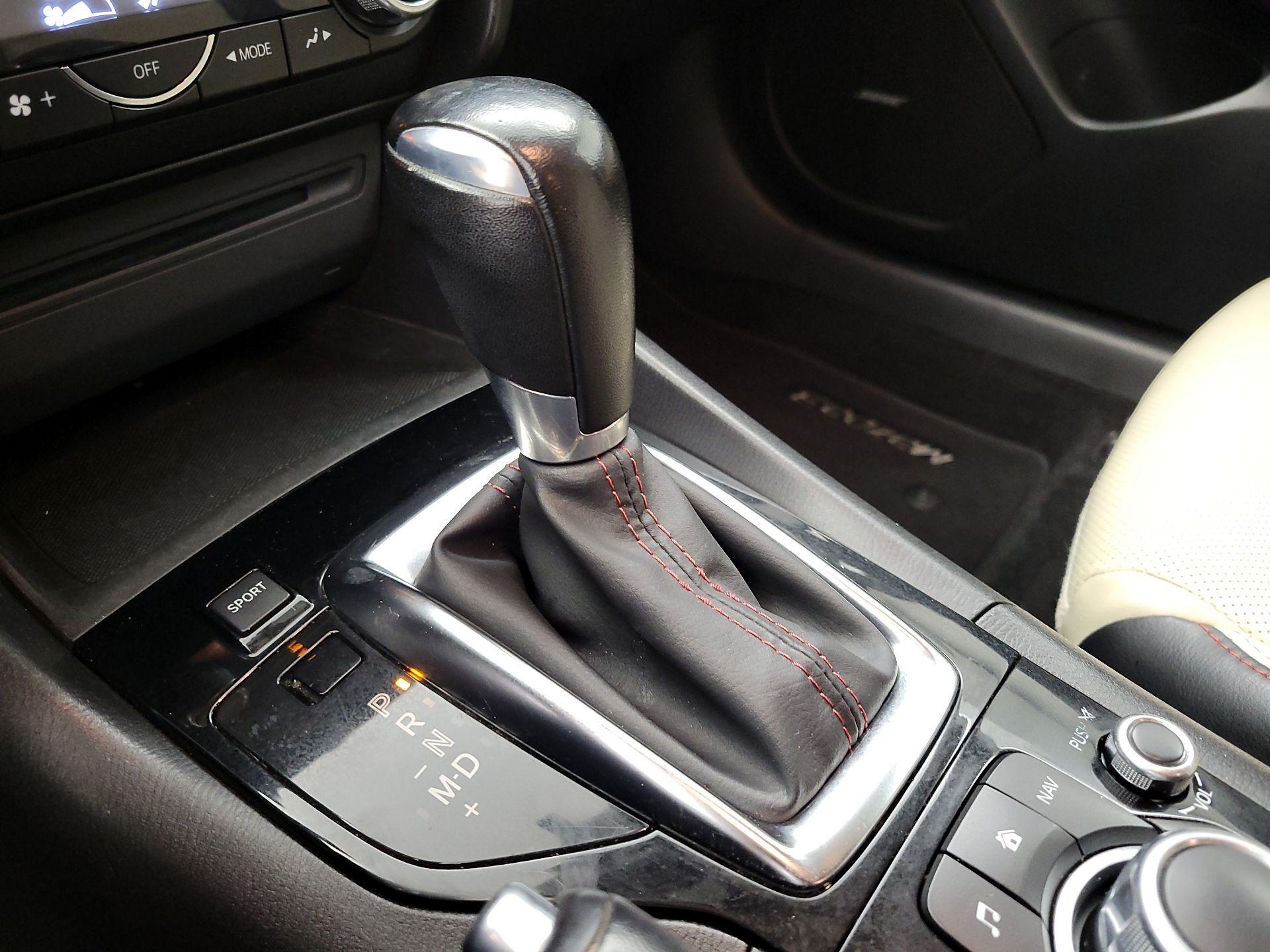 Thumbnail: 2016 Mazda Mazda3 - 17