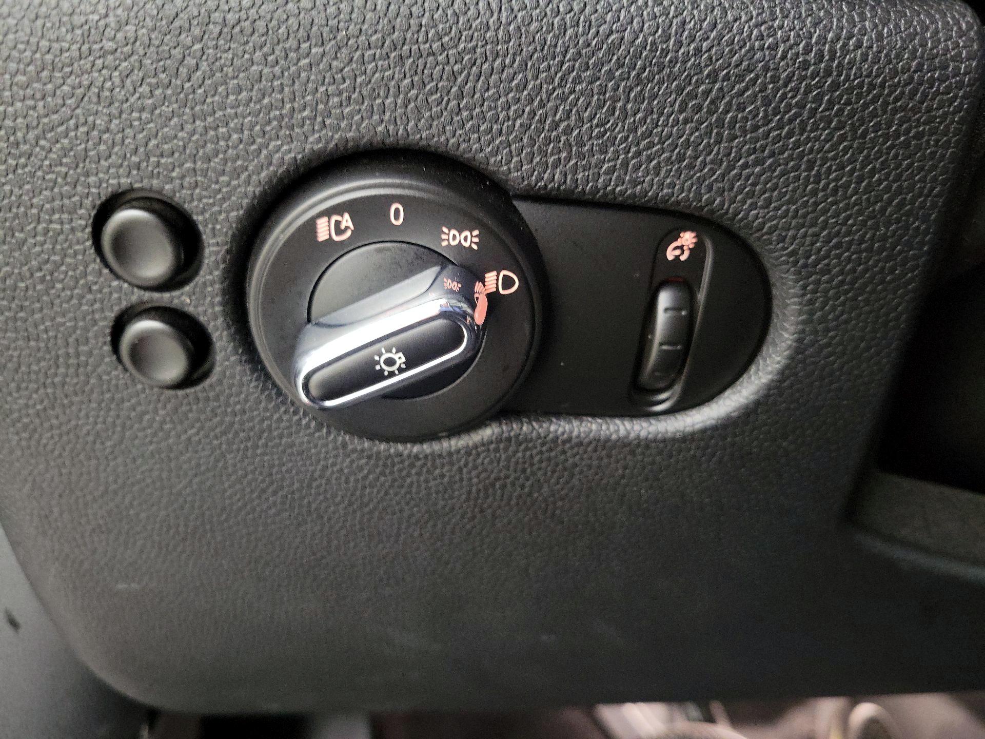 Thumbnail: 2018 MINI Cooper Hardtop - 13