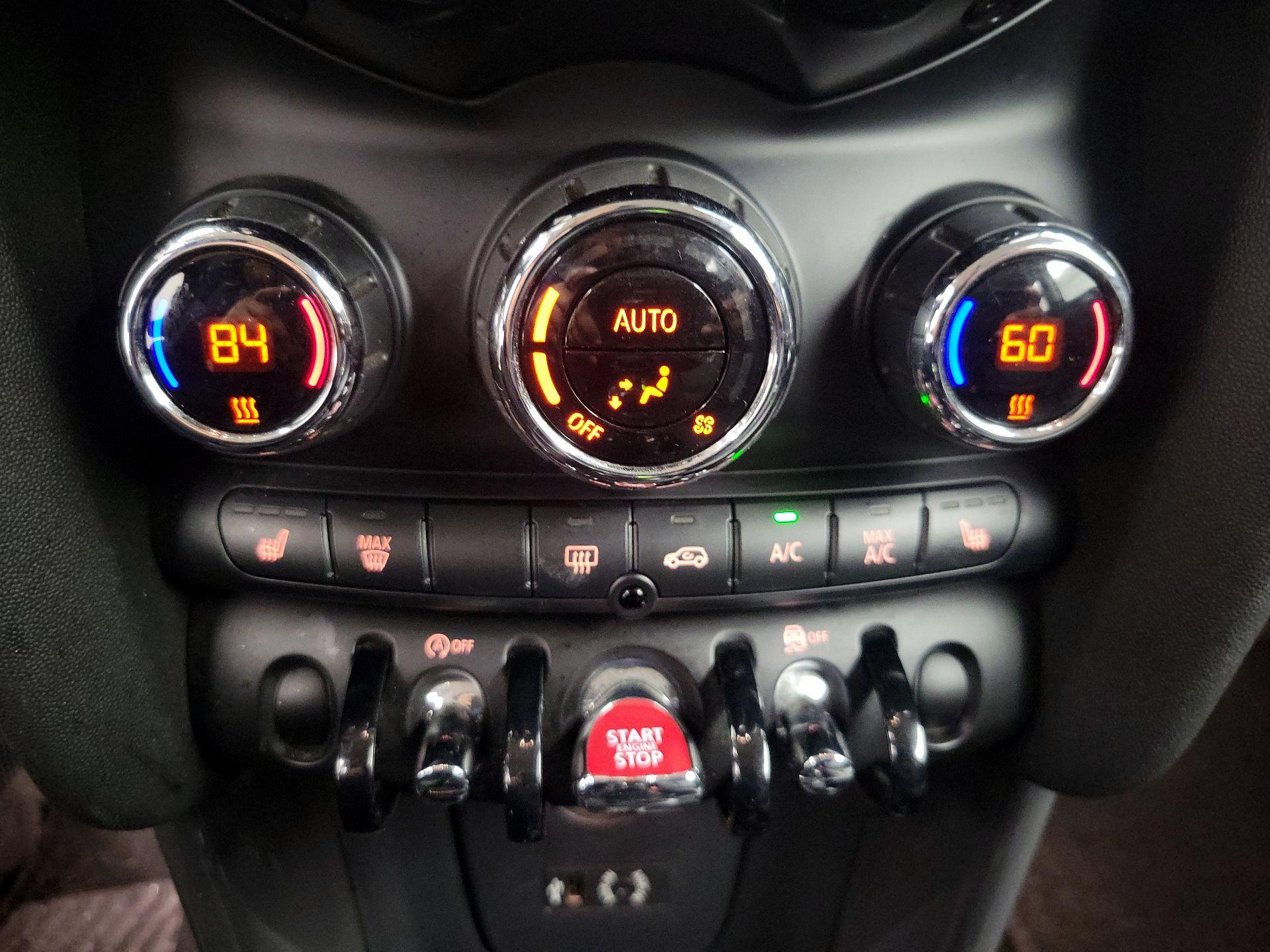 Thumbnail: 2018 MINI Cooper Hardtop - 16