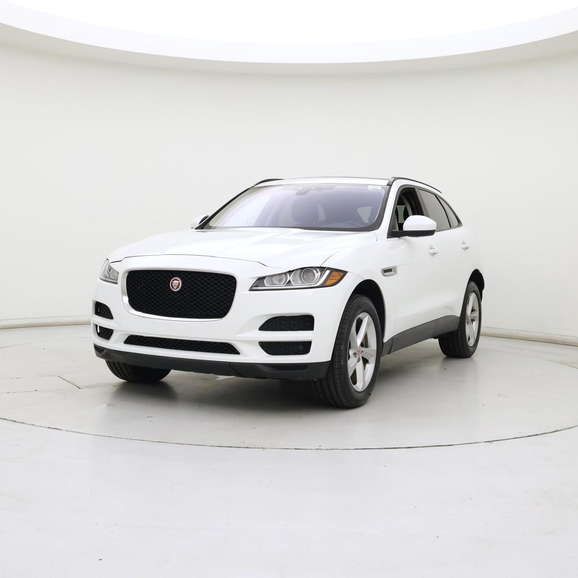 Thumbnail: 2017 Jaguar F-Pace - 4