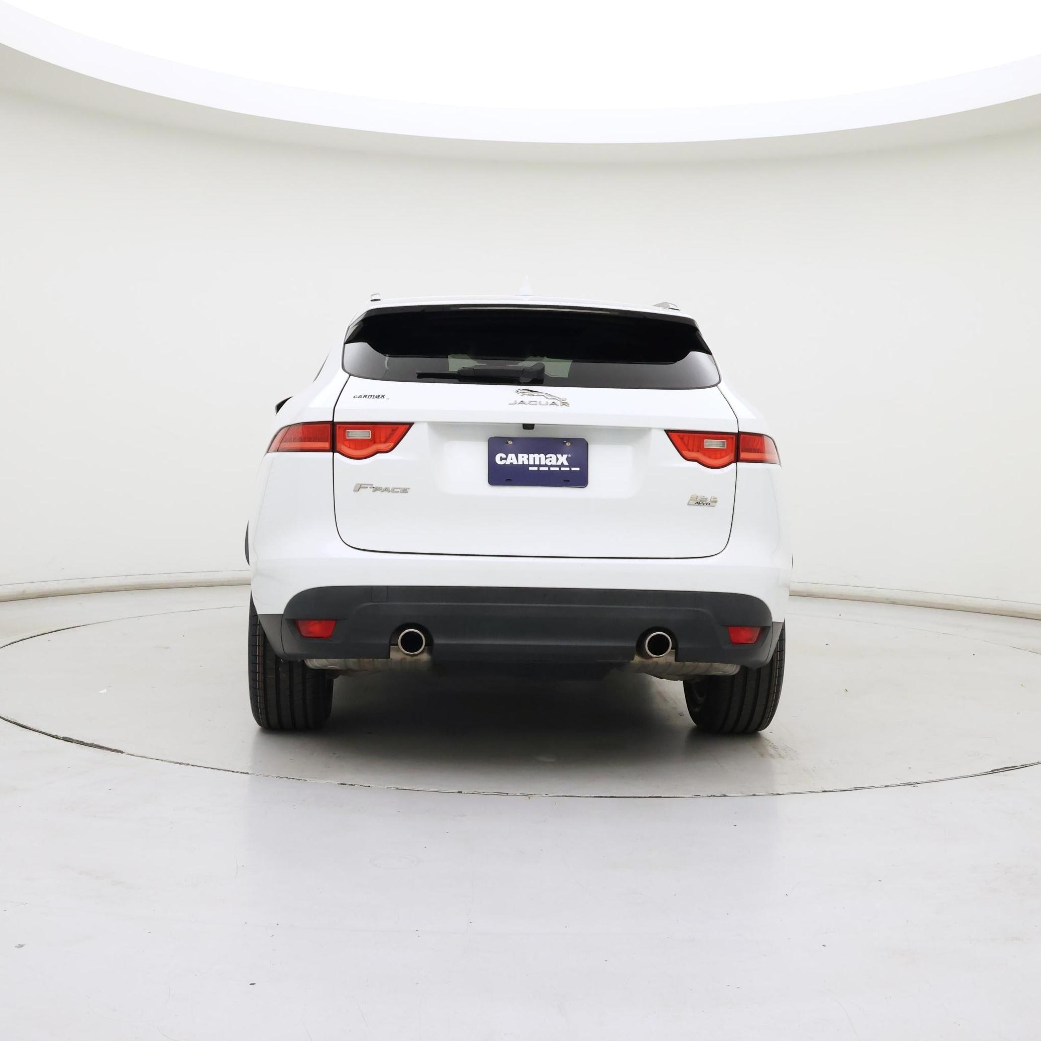 Thumbnail: 2017 Jaguar F-Pace - 6