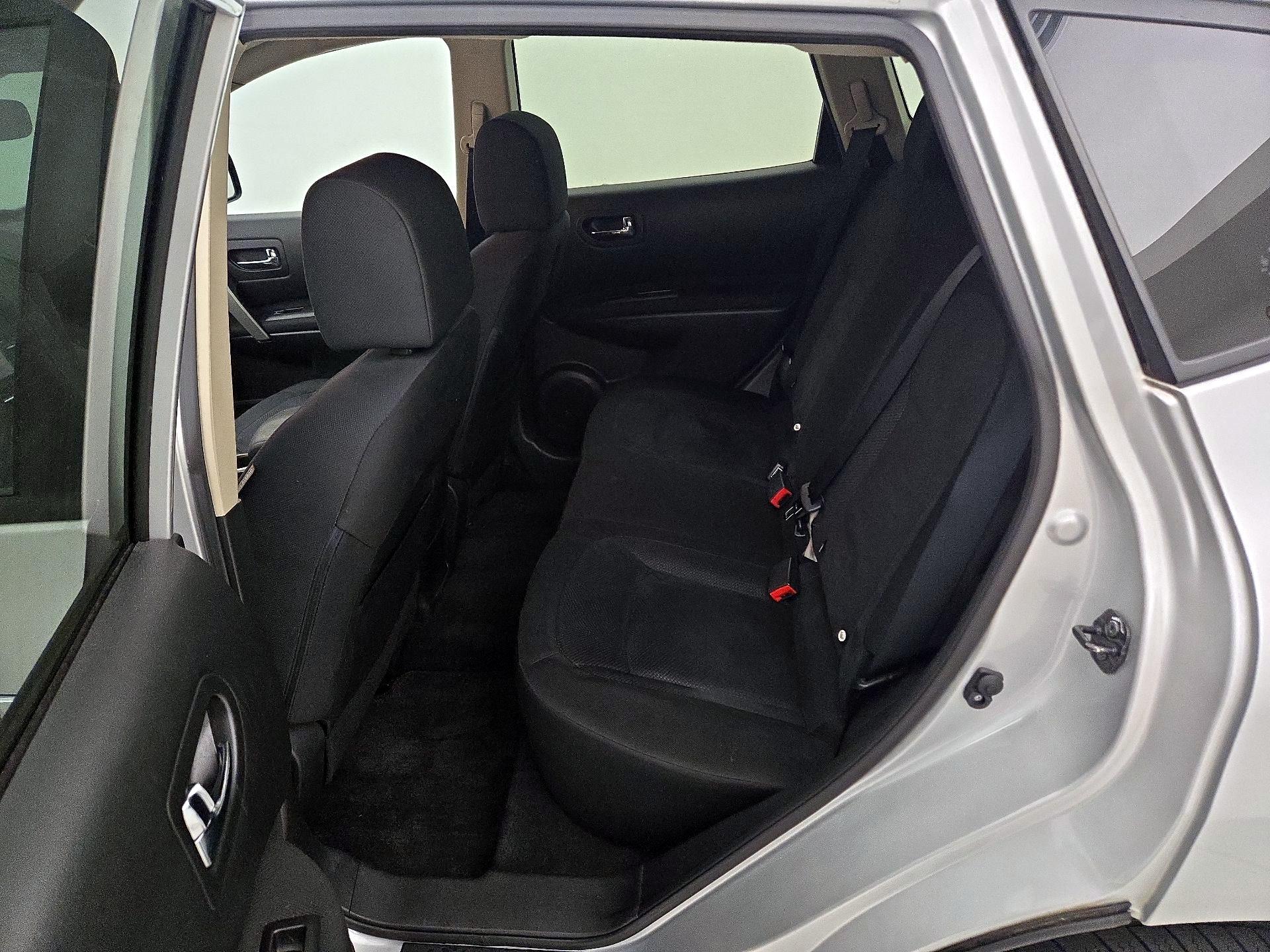 Thumbnail: 2015 Nissan Rogue - 17
