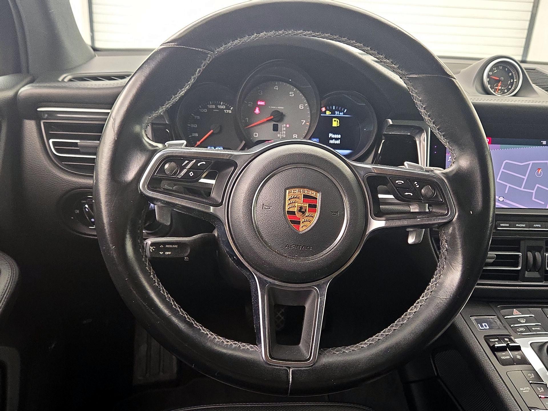 Thumbnail: 2020 Porsche Macan - 10