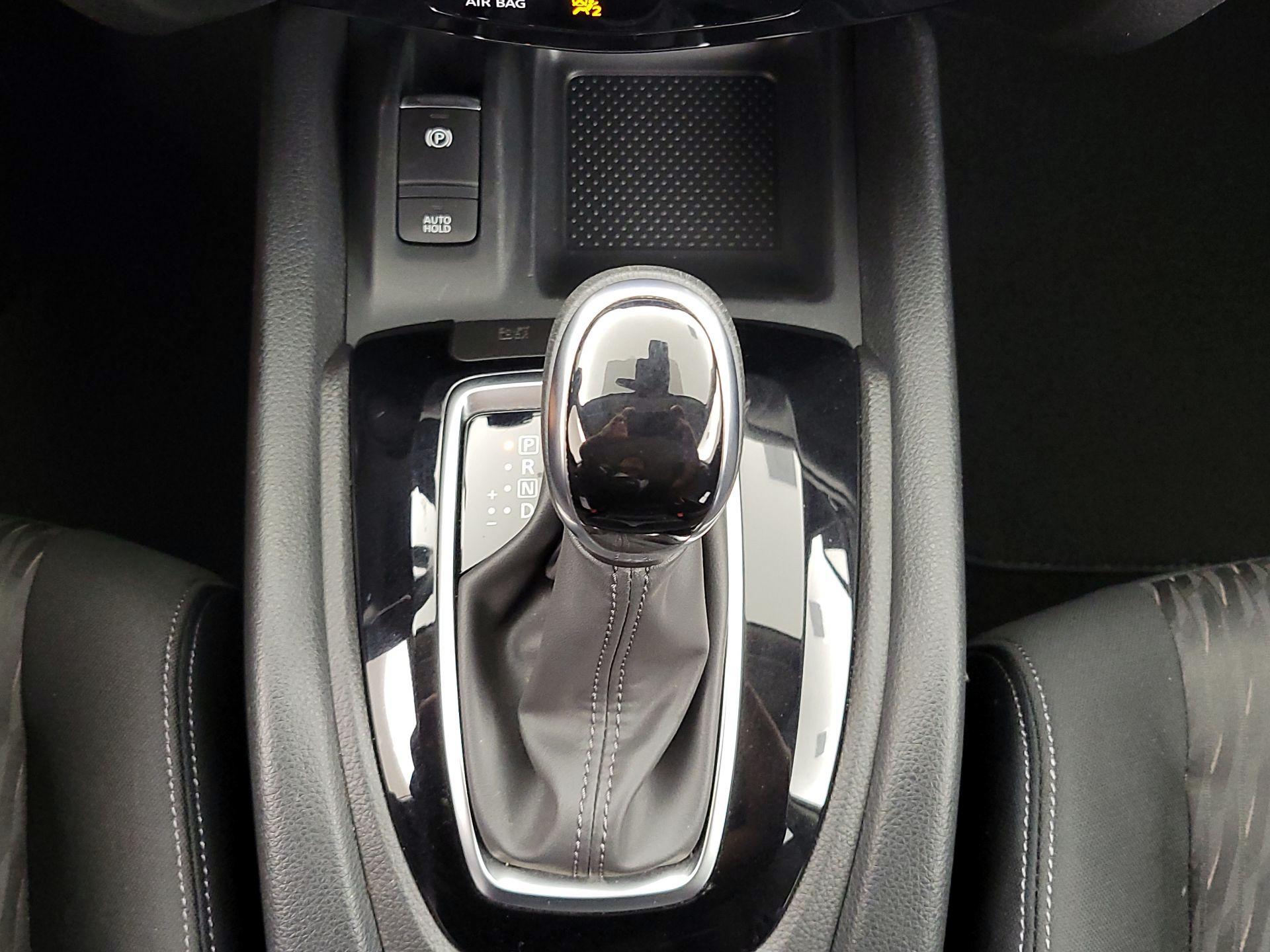 Thumbnail: 2019 Nissan Rogue - 18