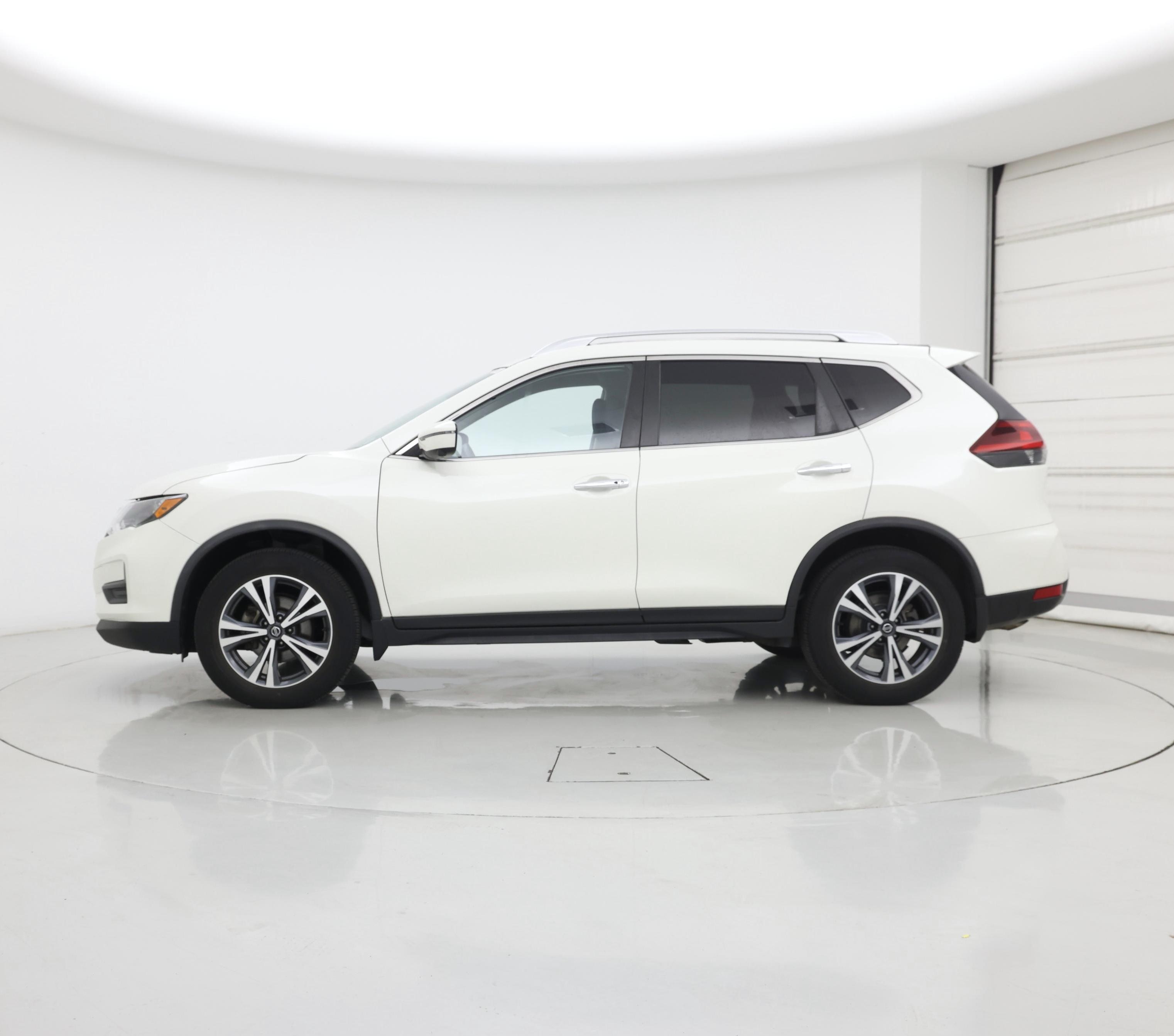 Thumbnail: 2019 Nissan Rogue - 3