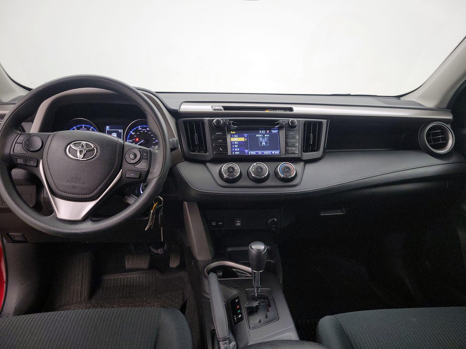 Thumbnail: 2018 Toyota RAV4 - 9
