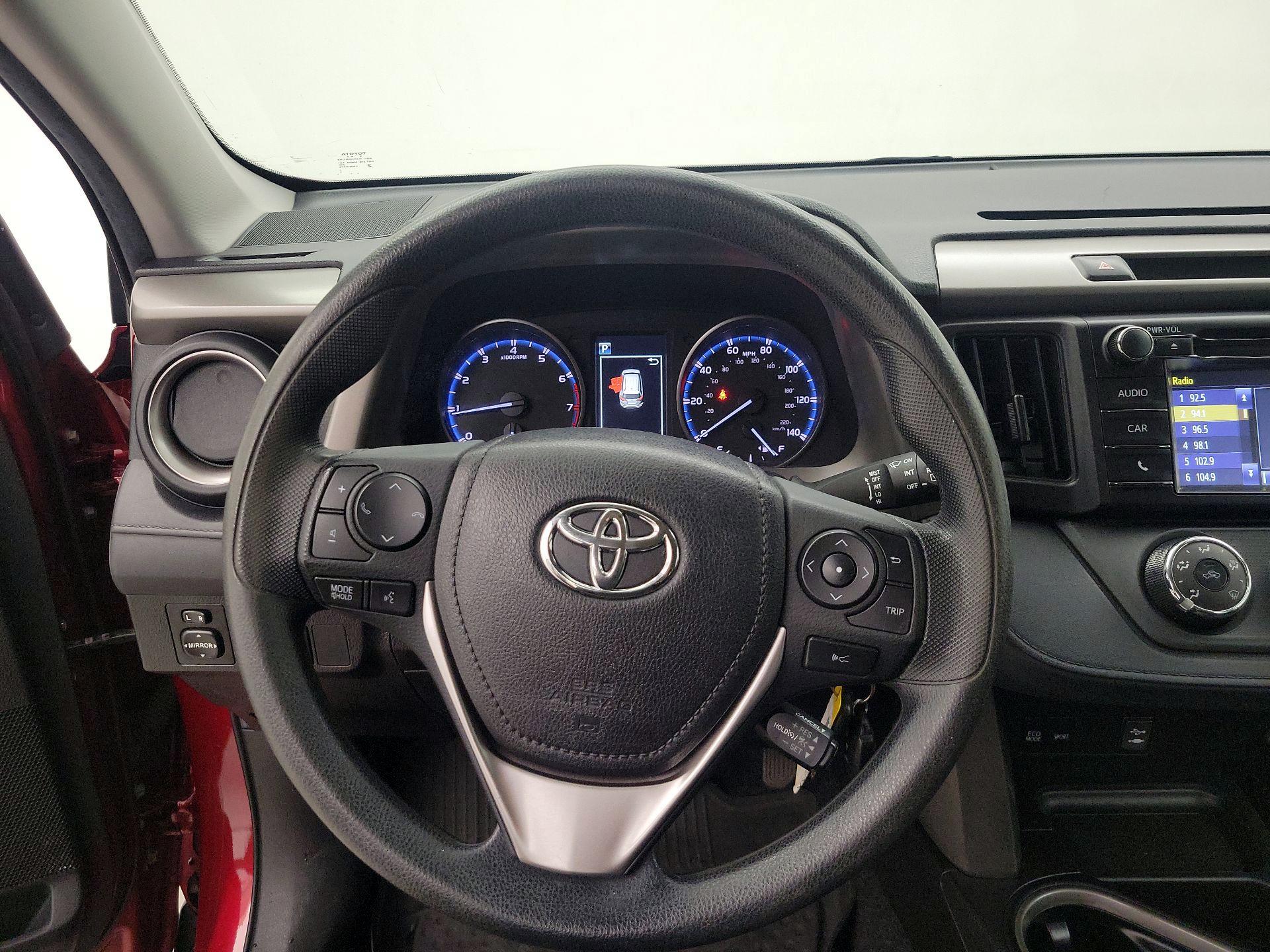 Thumbnail: 2018 Toyota RAV4 - 10