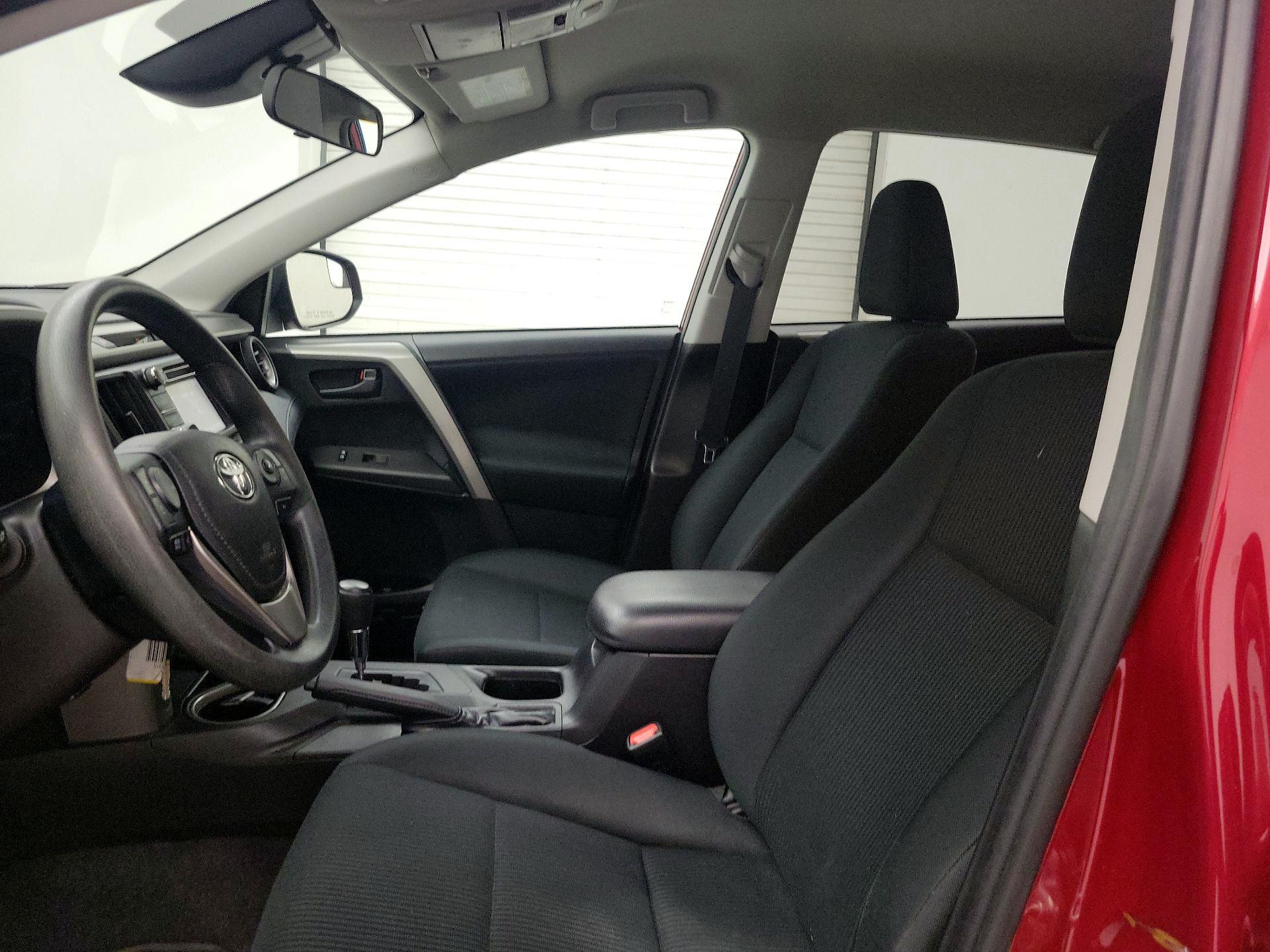 Thumbnail: 2018 Toyota RAV4 - 11
