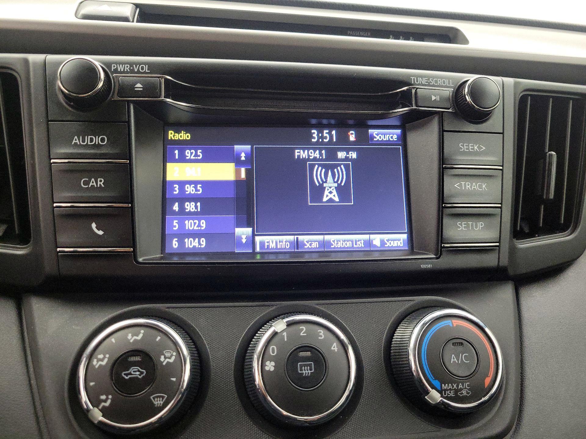 Thumbnail: 2018 Toyota RAV4 - 15