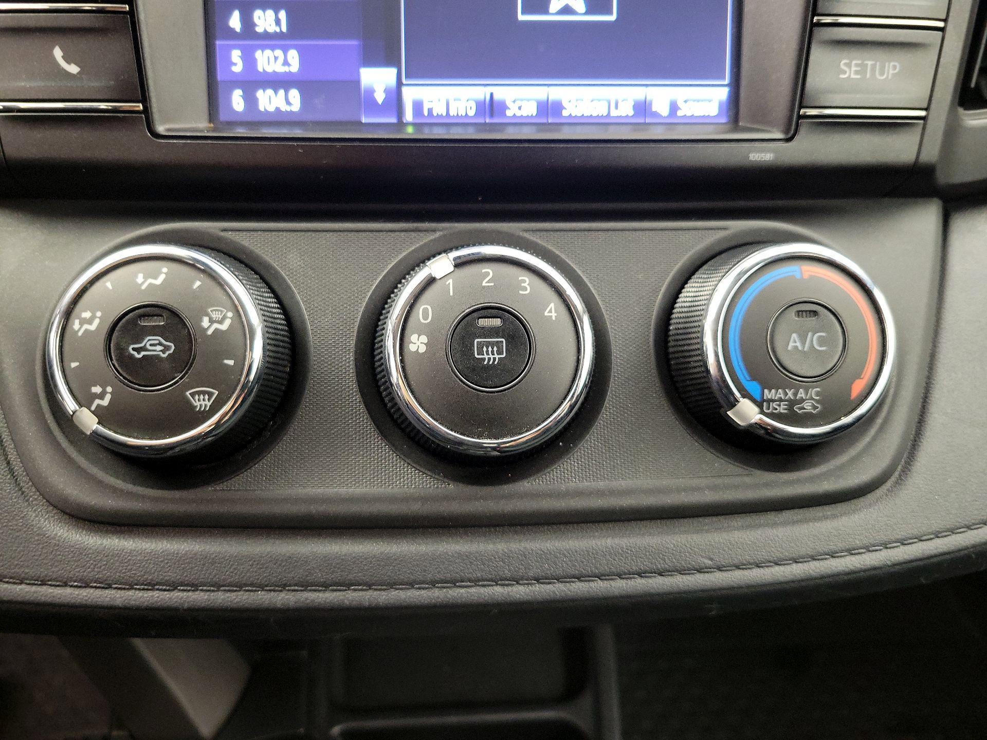 Thumbnail: 2018 Toyota RAV4 - 16