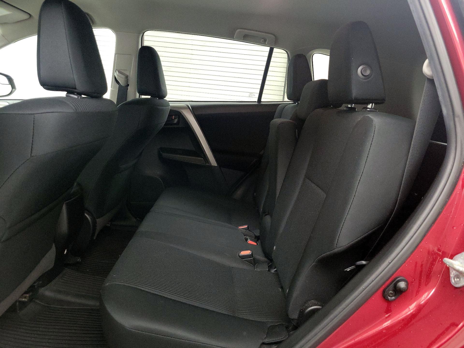 Thumbnail: 2018 Toyota RAV4 - 19